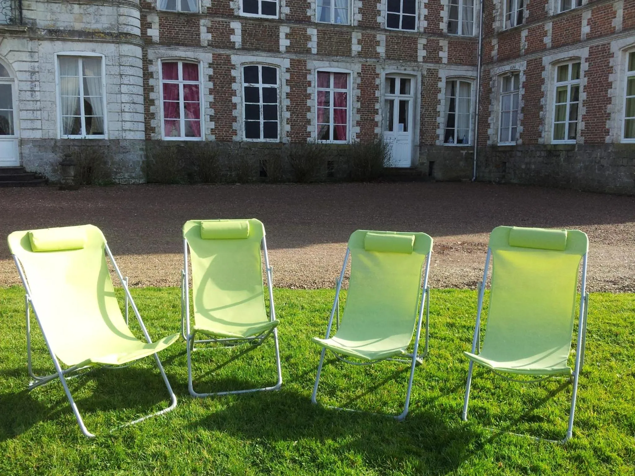 Garden in Chambres d'hôtes & Gîtes du Château de Grand Rullecourt