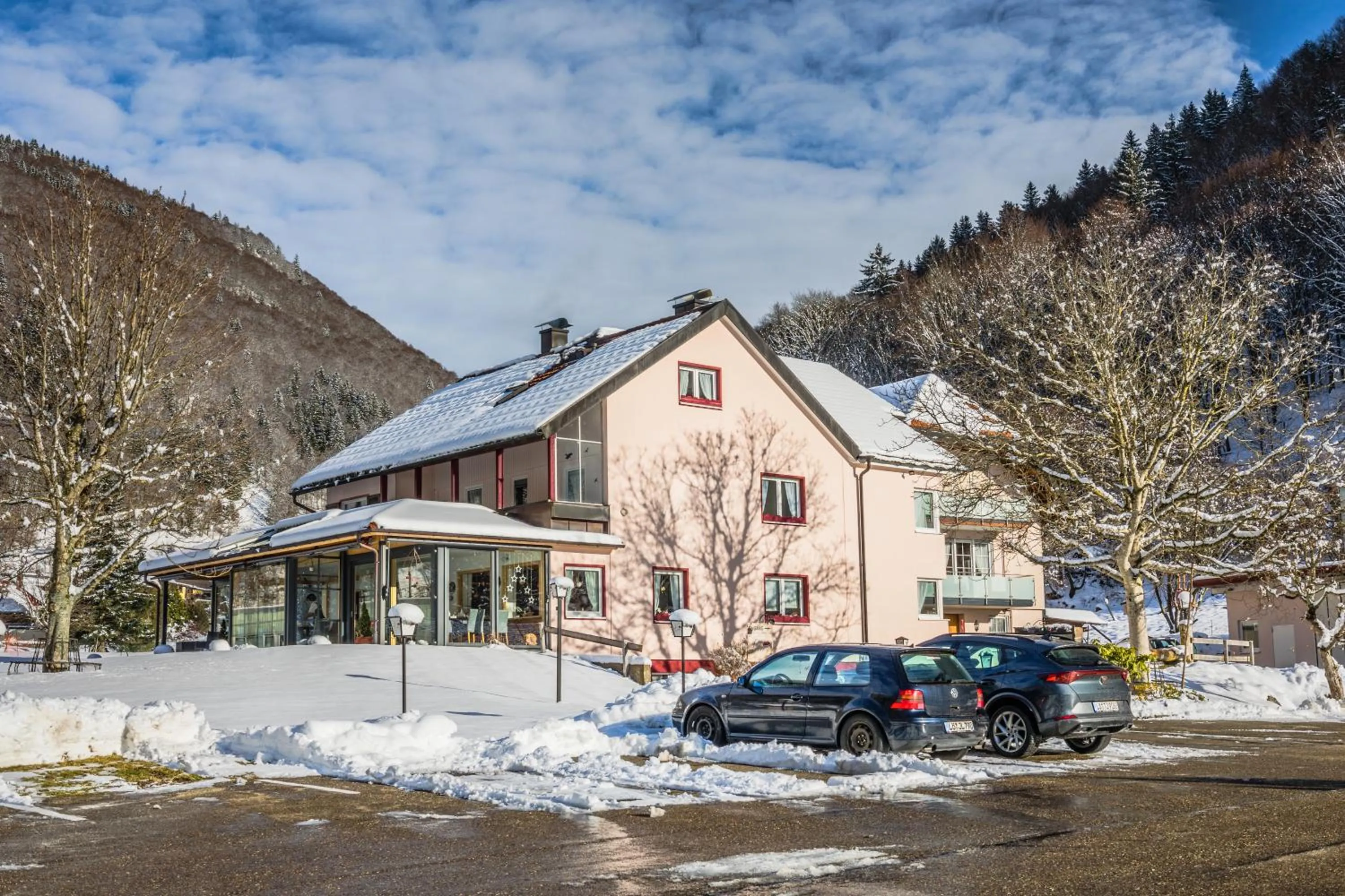 Property building in Landgasthaus Kurz Hotel & Restaurant am Feldberg - Schwarzwald