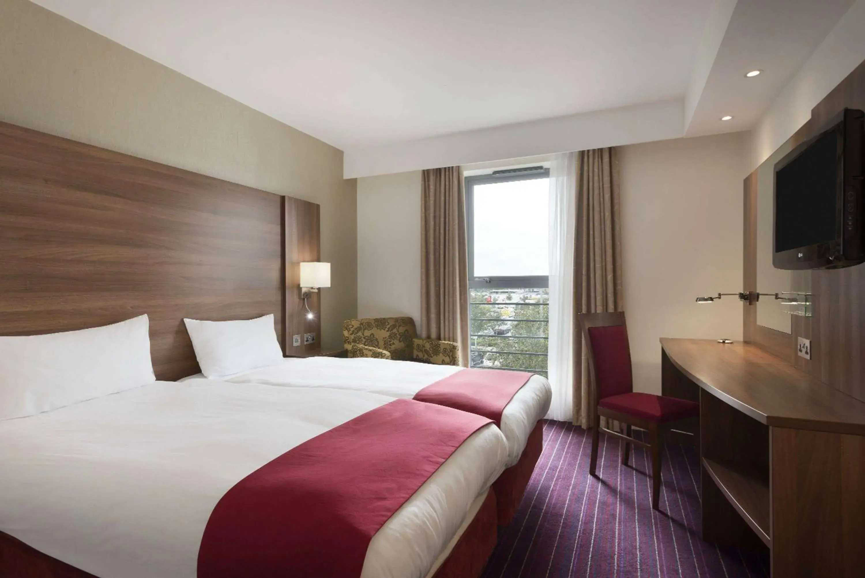 Photo of the whole room, Bed in Days Inn Wetherby Photo of the whole room, Bed in Days Inn Wetherby