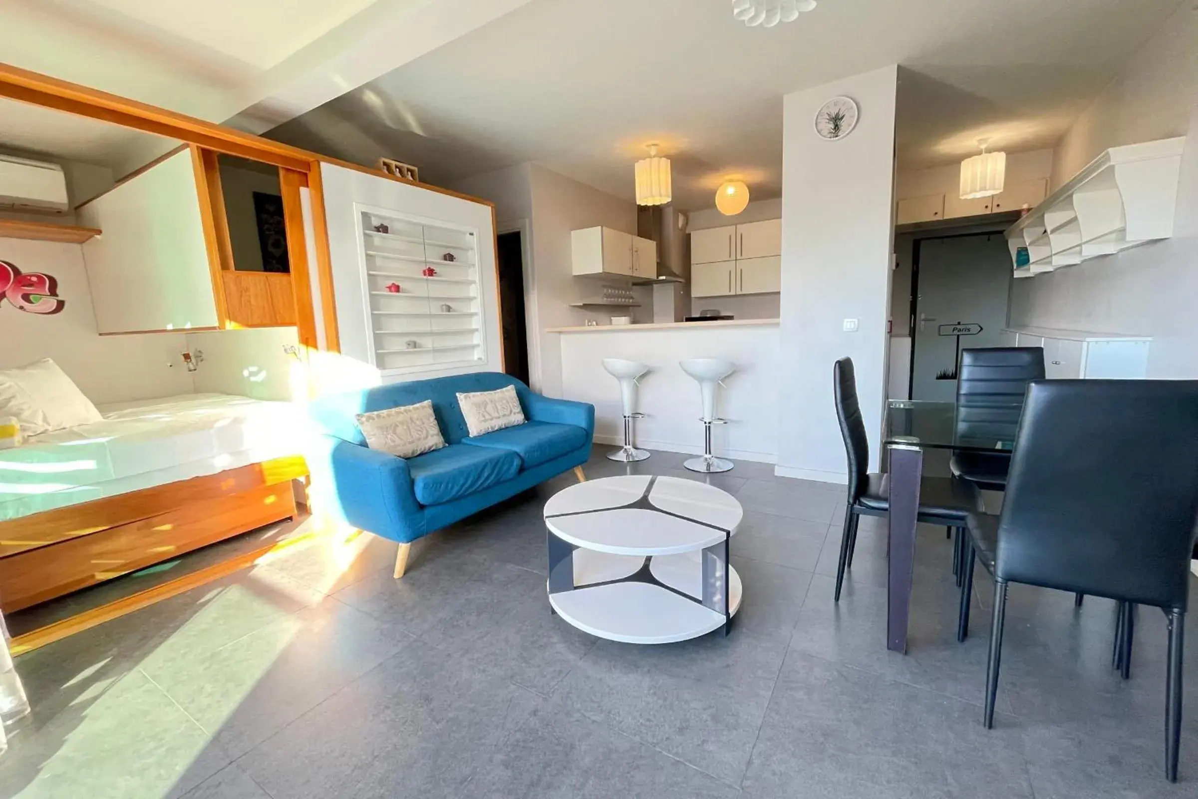 Moana Studio - downtown Papeete - WiFi AC Netflix parking - 3 people Moana Studio - downtown Papeete - WiFi AC Netflix parking - 3 people