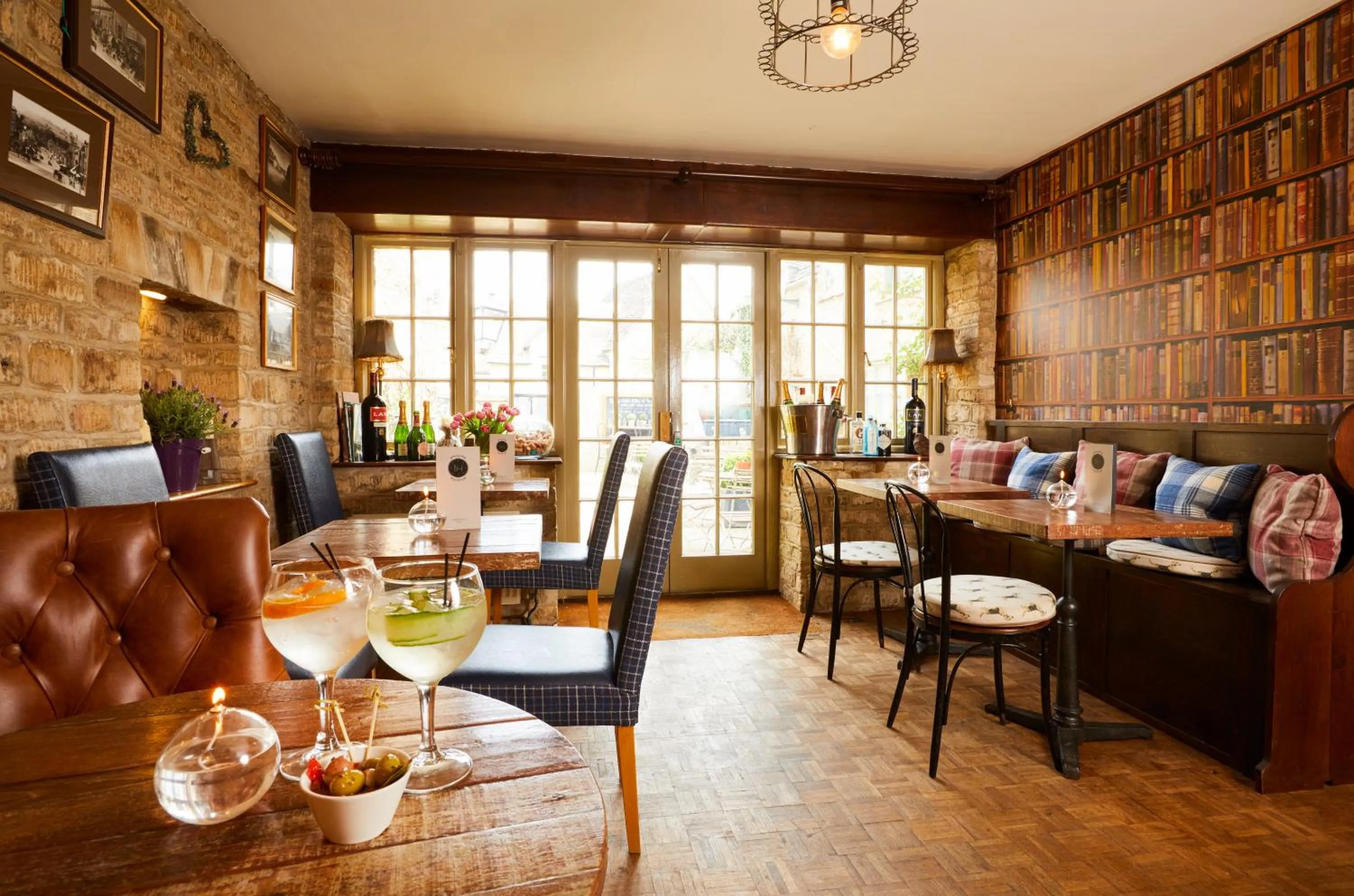 Restaurant/places to eat in Burford House BH