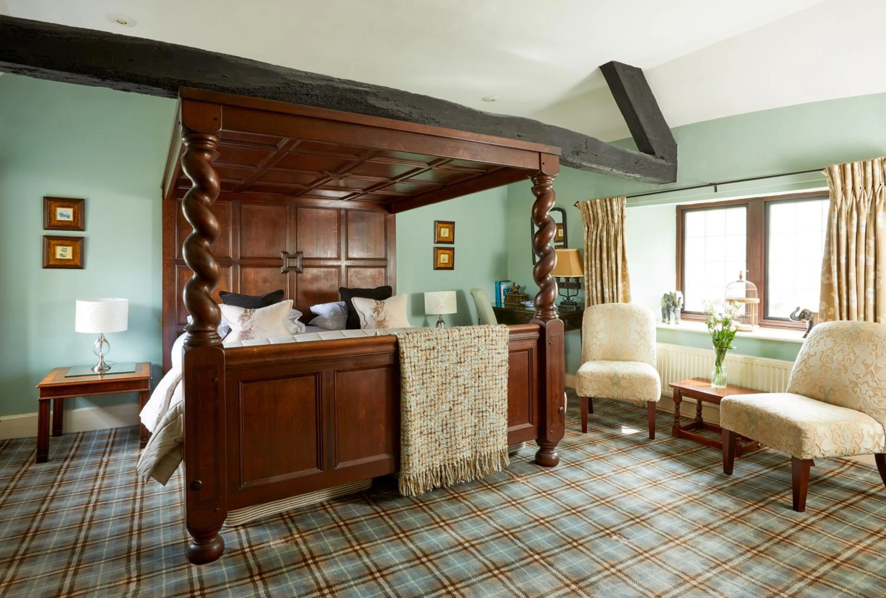 Bedroom, Bed in Burford House BH