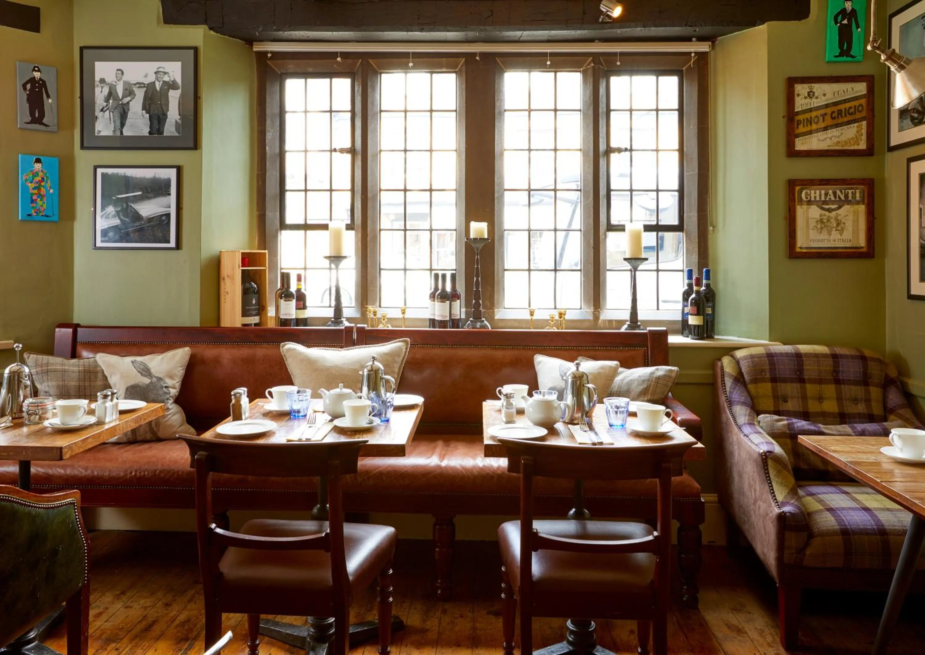 Restaurant/places to eat in Burford House BH