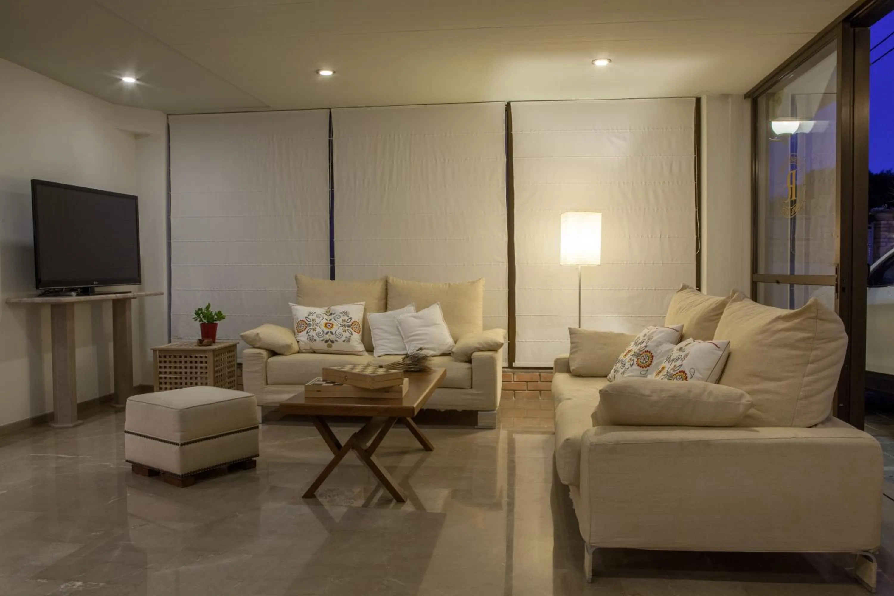 Living room in Pitsakis Hotel