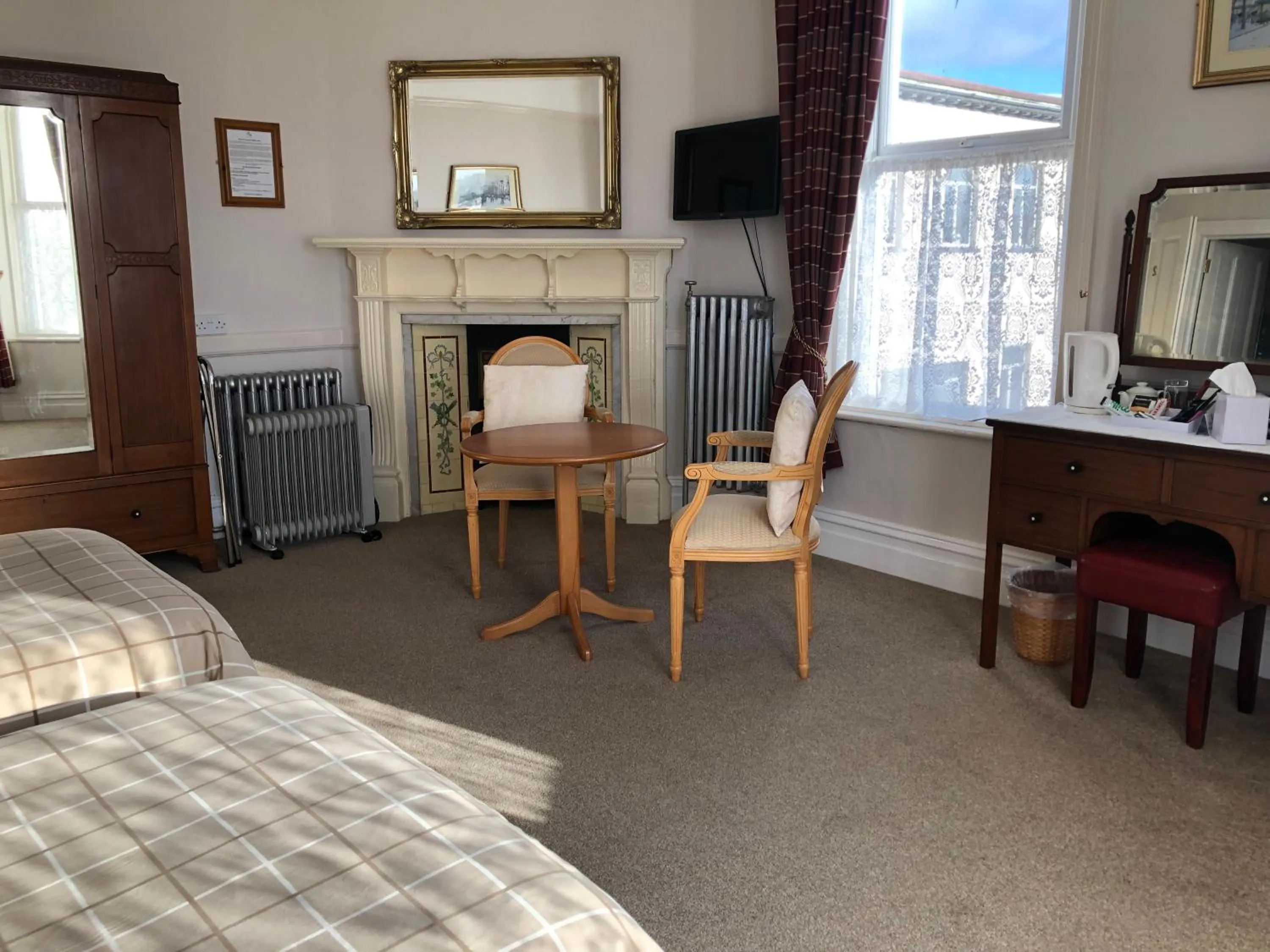 Bedroom, Bed in Highland Moors
