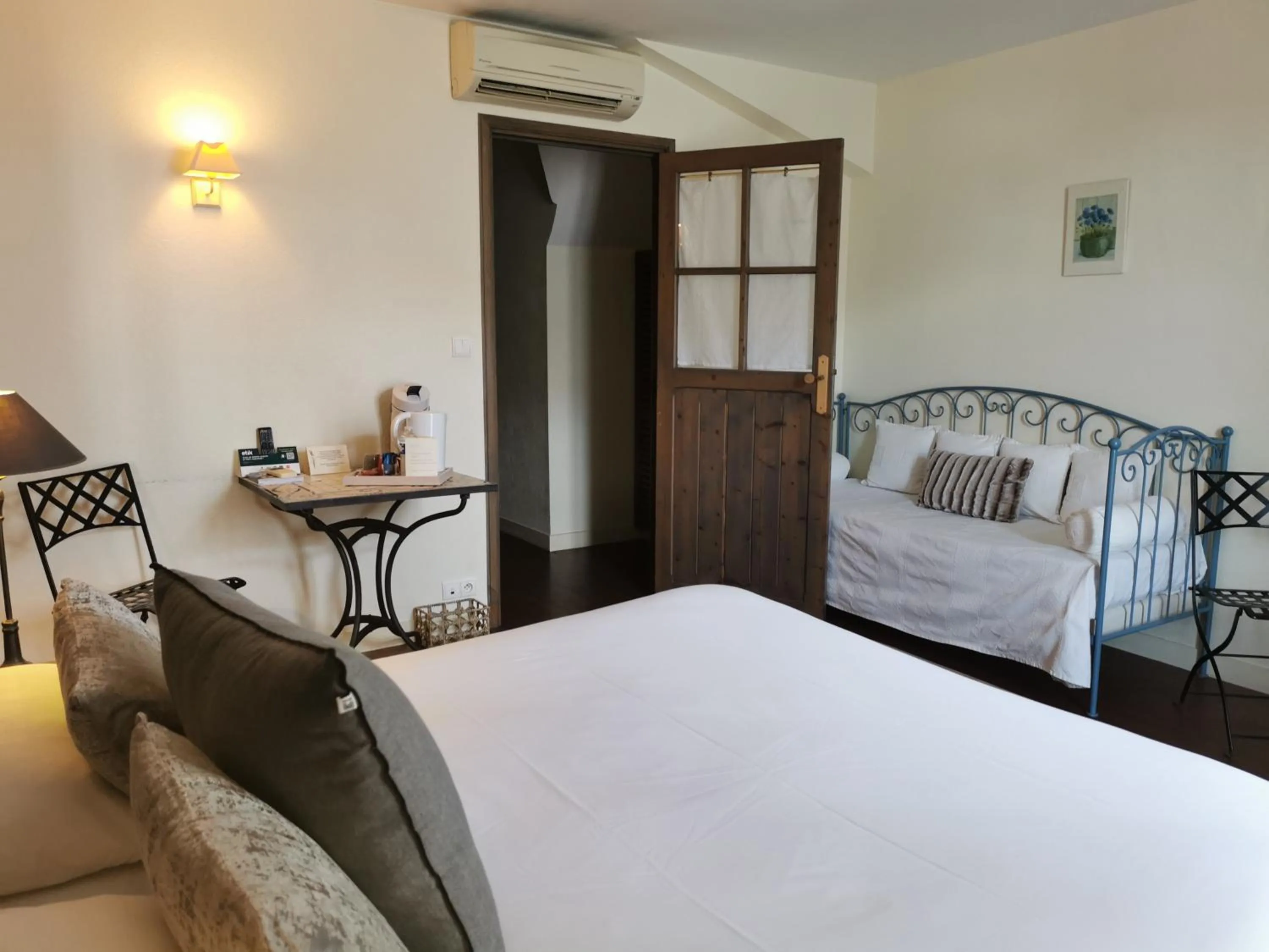 Bedroom, Bed in Logis Hôtel Le Central