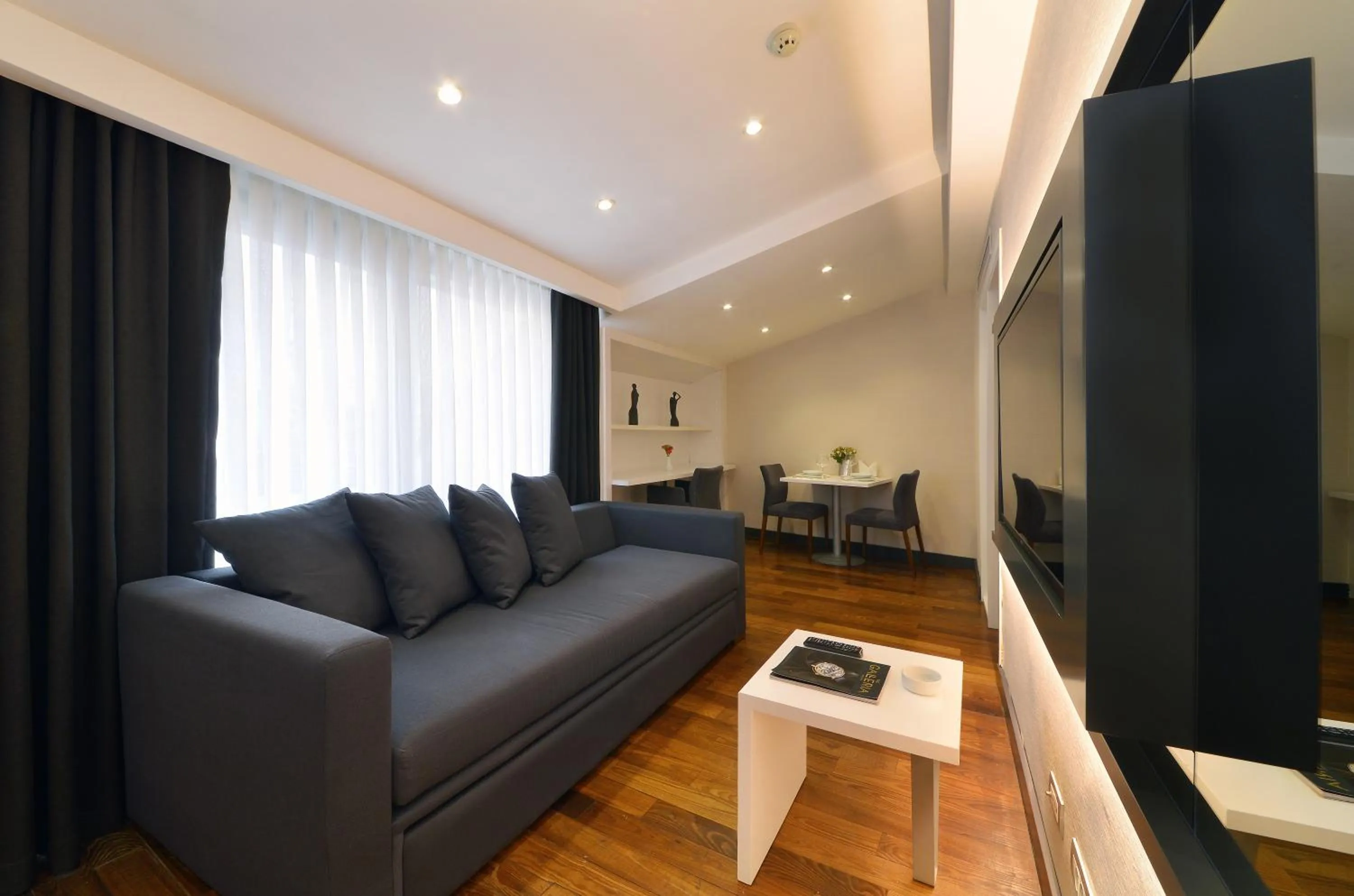 Nish İstanbul Suites & Hotel