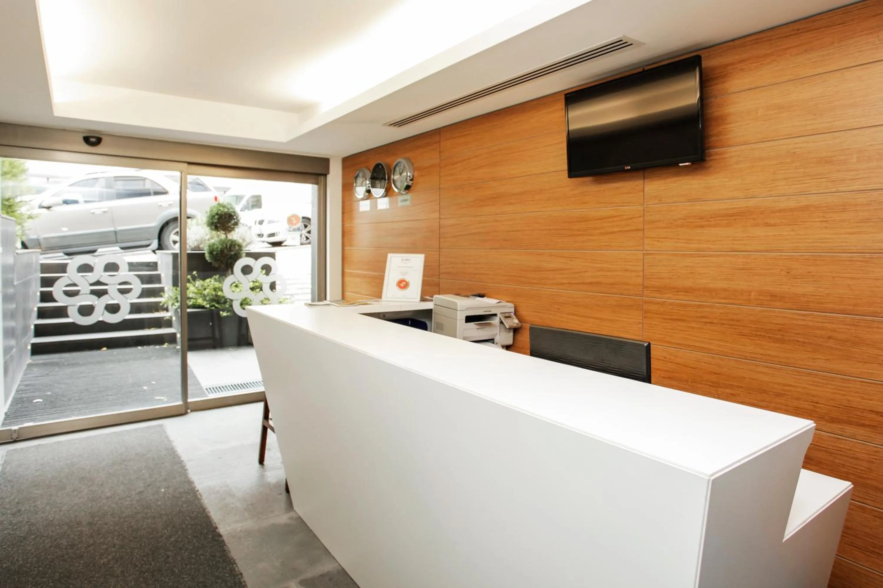 Lobby or reception in Nish İstanbul Suites & Hotel