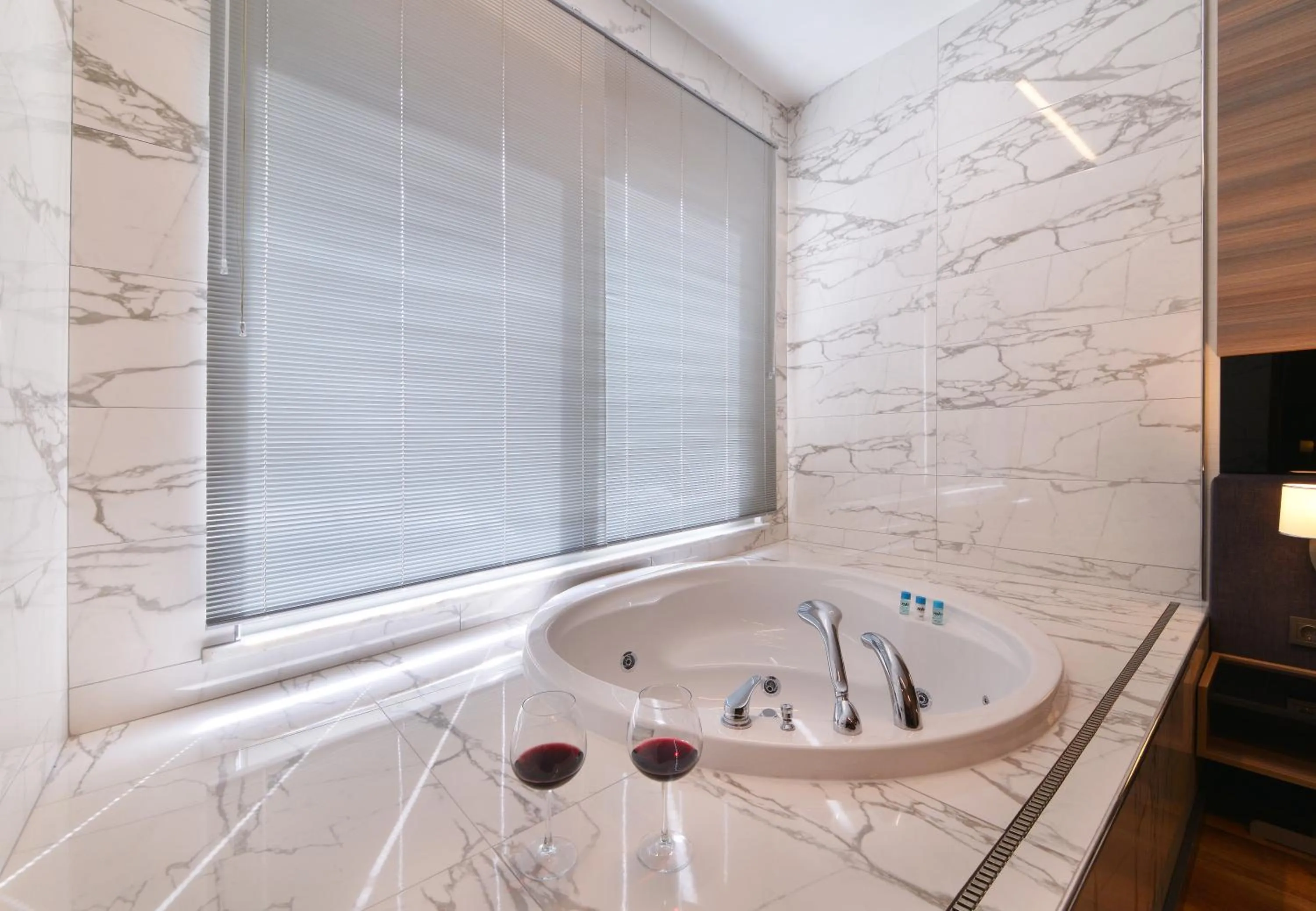 Nish İstanbul Suites & Hotel