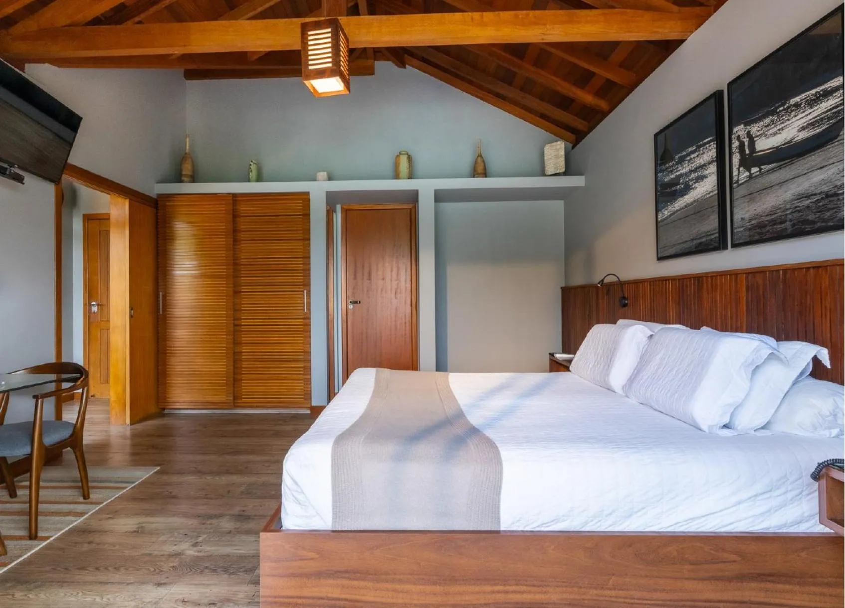 Photo of the whole room in Ponta dos Ganchos