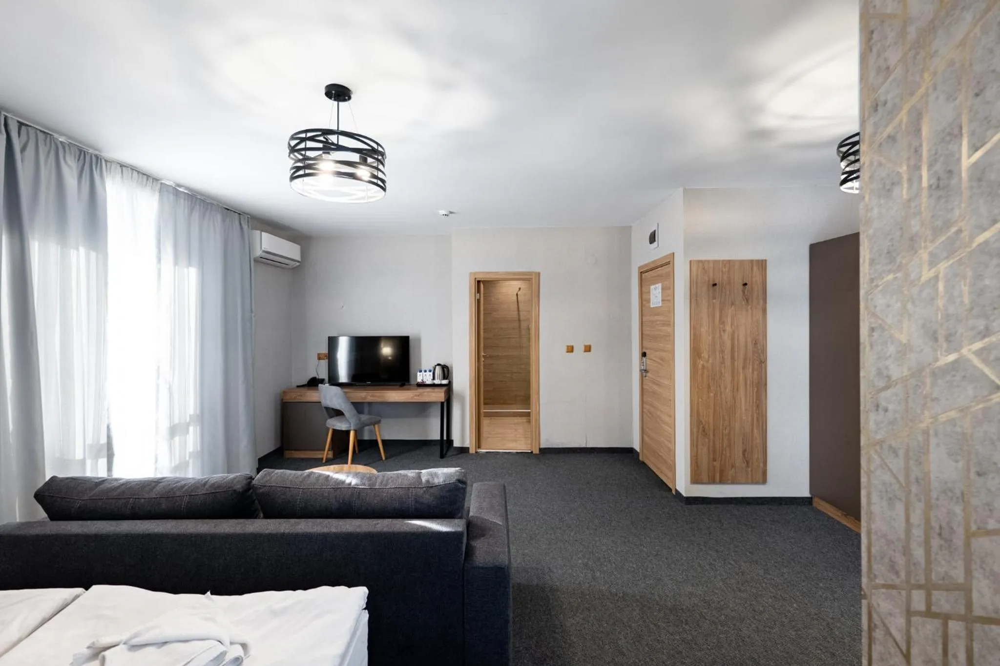 Property building in Avenue Hotel Deluxe