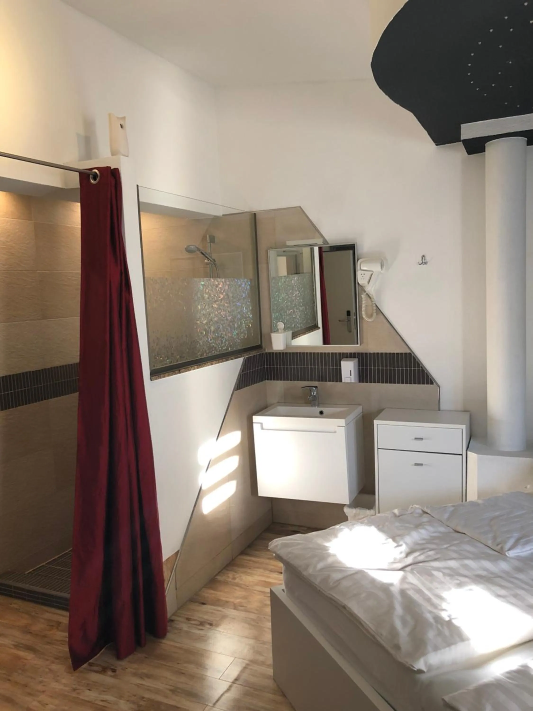 Bed in Center Rooms Villach