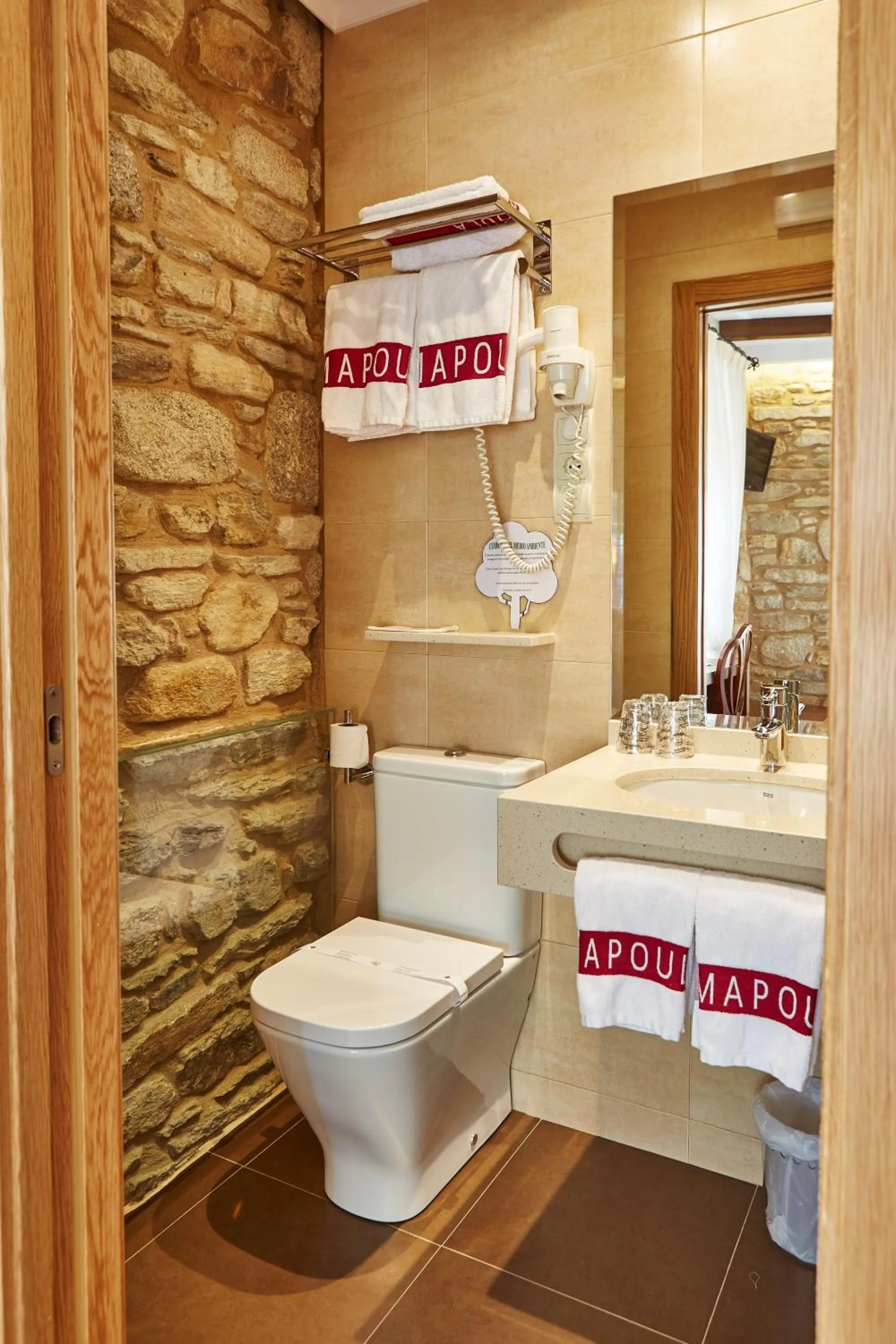 Shower in Mapoula PR Boutique