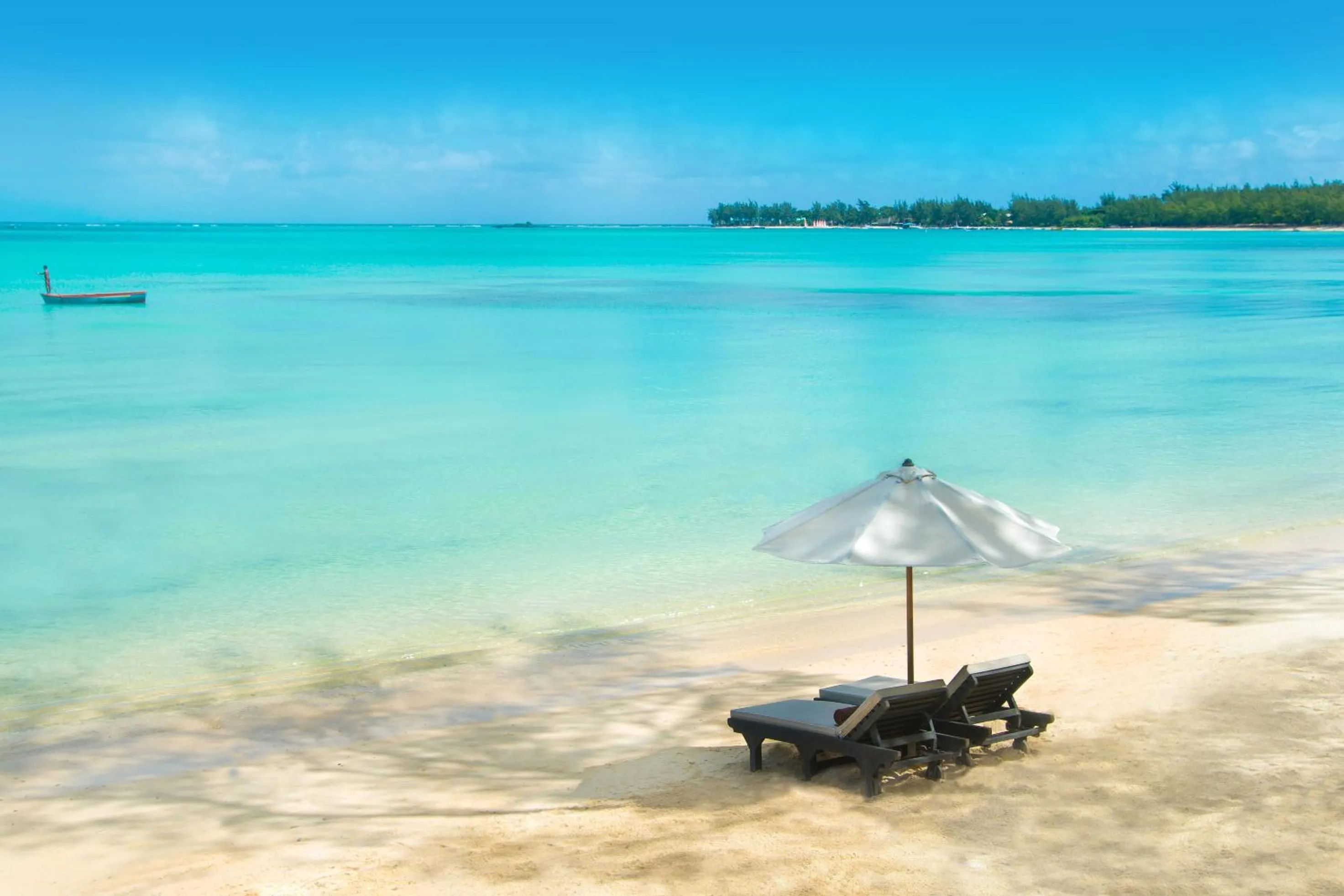 Beach in Tarisa Resort & Spa