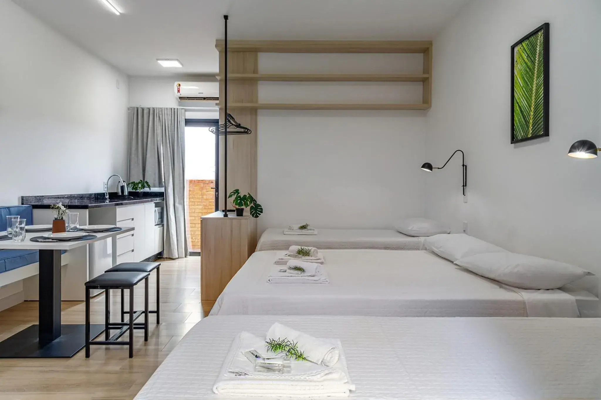 Kitchen or kitchenette, Bed in Elite Hotel Kitchen or kitchenette, Bed in Elite Hotel