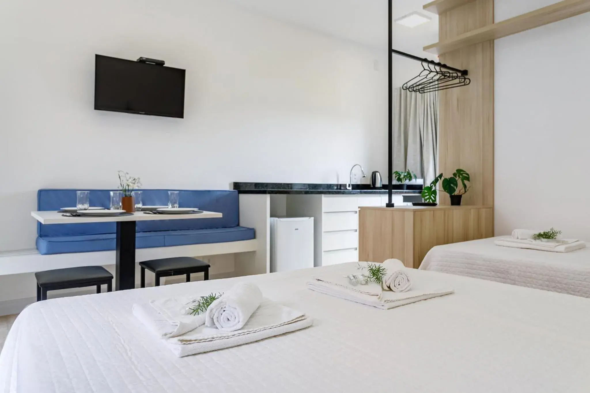 Bedroom, Bed in Elite Hotel Bedroom, Bed in Elite Hotel