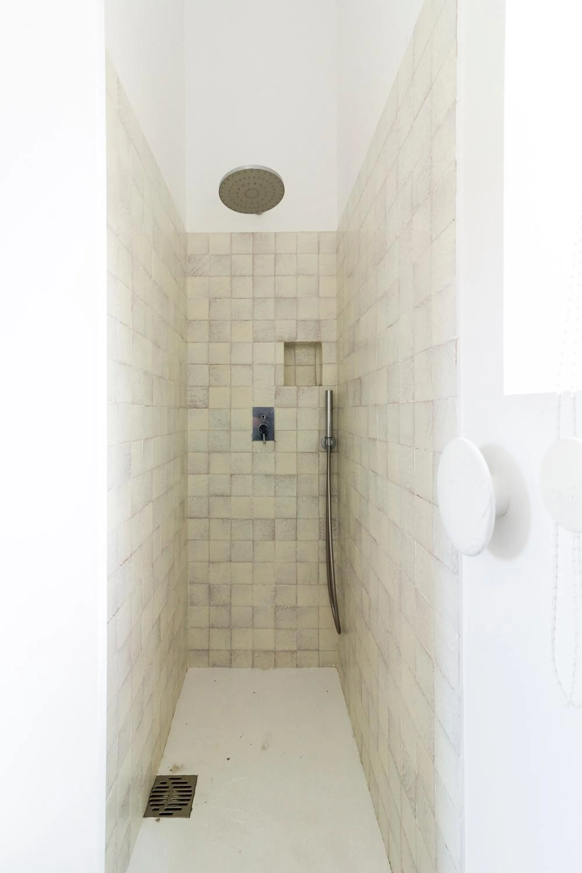 Shower in Baía das Caldeirinhas