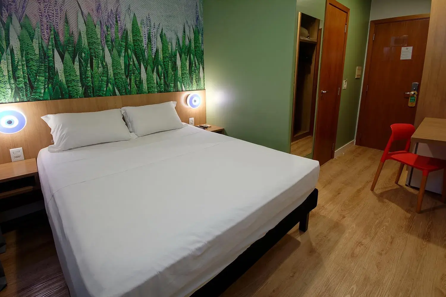 Photo of the whole room, Bed in Golden Tower Express Araraquara by Fênix Hotéis Photo of the whole room, Bed in Golden Tower Express Araraquara by Fênix Hotéis