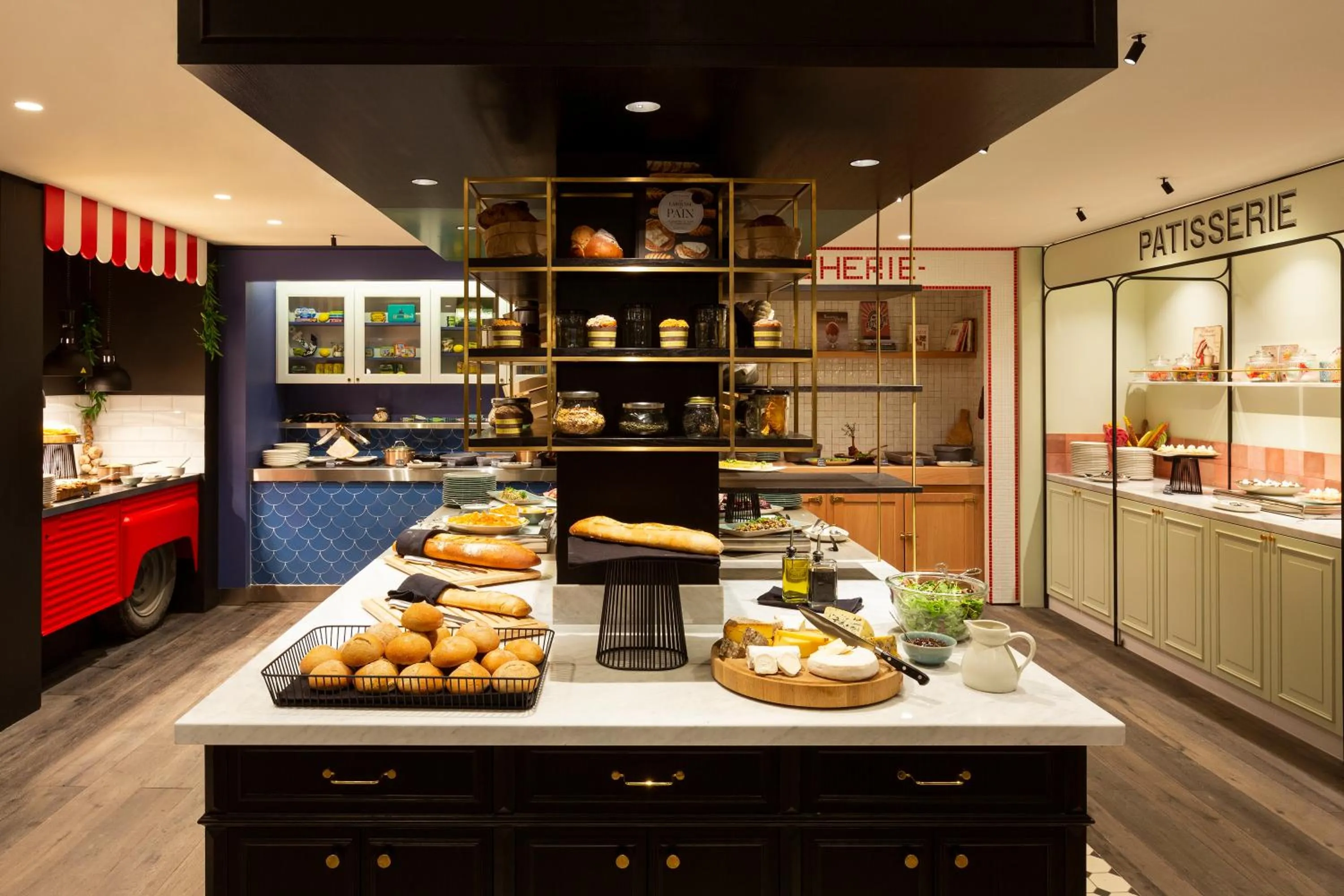 Buffet breakfast in Hôtel Marielle