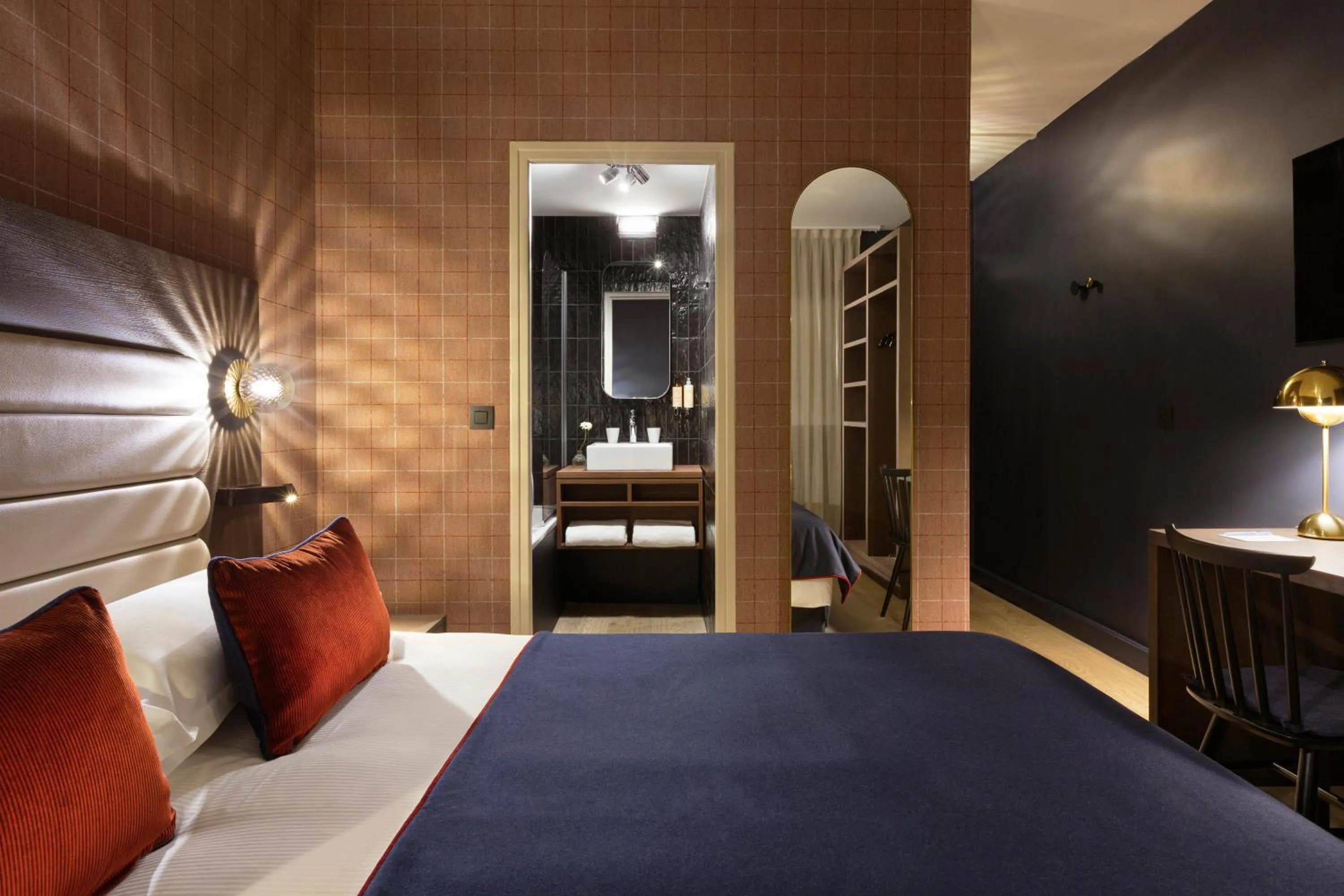 Photo of the whole room, Bed in Hôtel Marielle