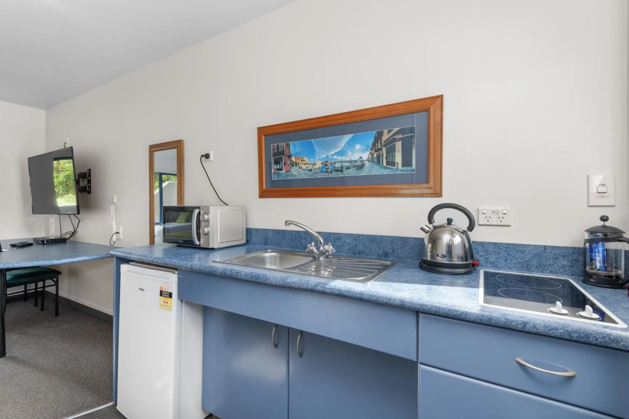Kitchen or kitchenette in Panorama Motor Lodge