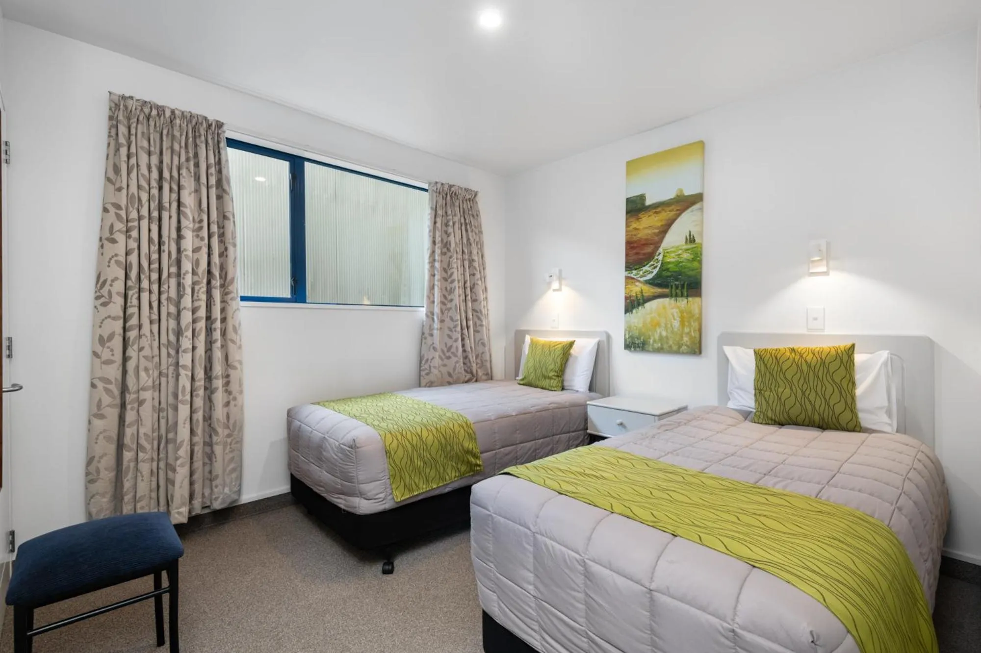 Bedroom, Bed in Panorama Motor Lodge