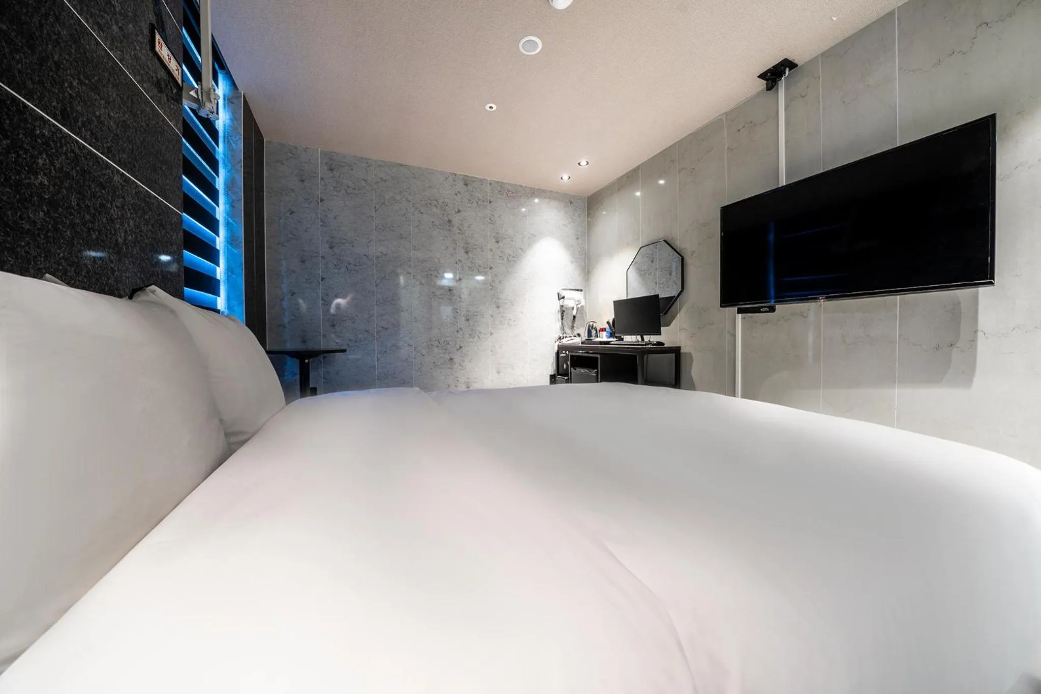 Photo of the whole room, Bed in MG Hotel