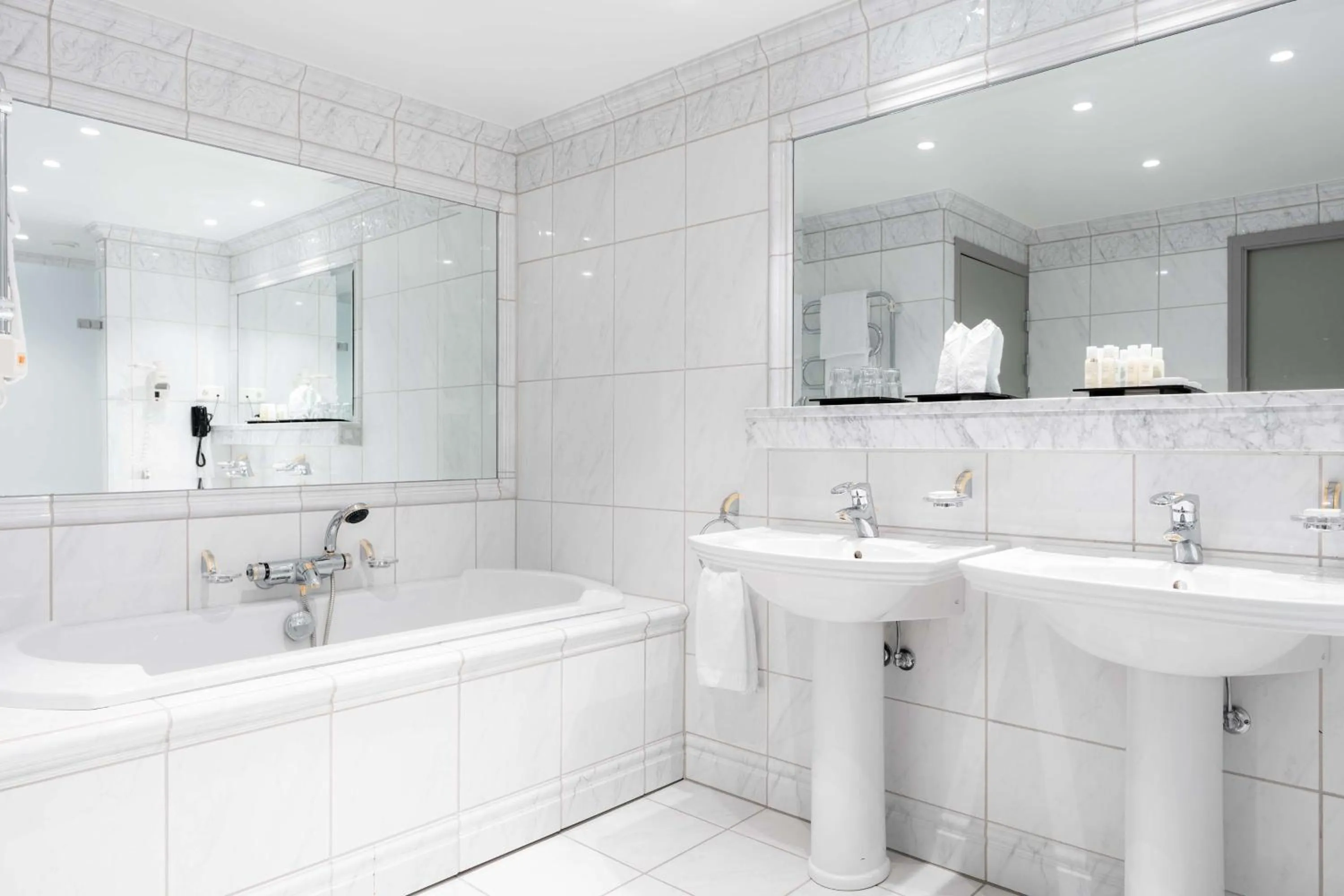 Bathroom in Scandic Hell