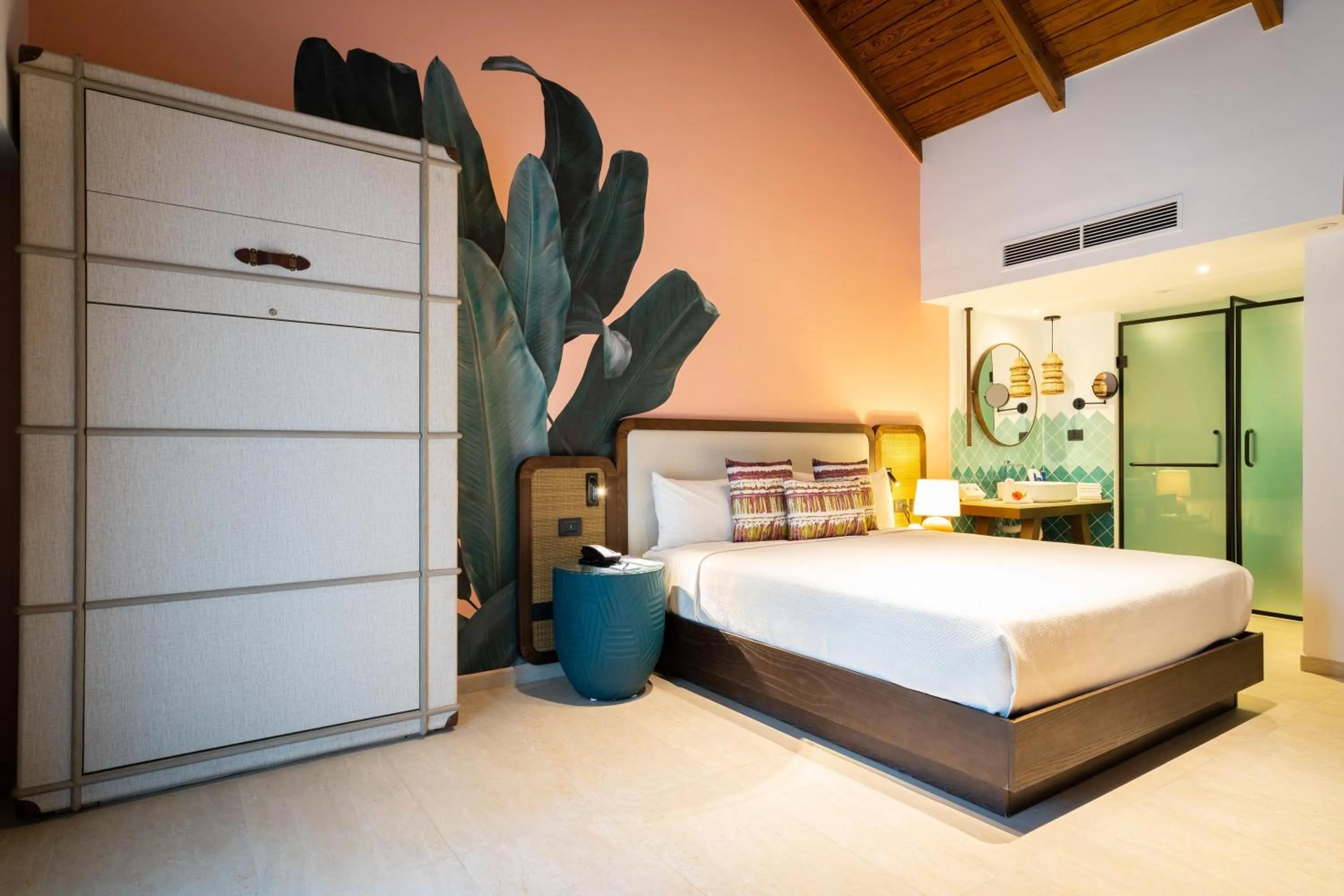 Photo of the whole room, Bed in Tropical Deluxe Princess - All Inclusive