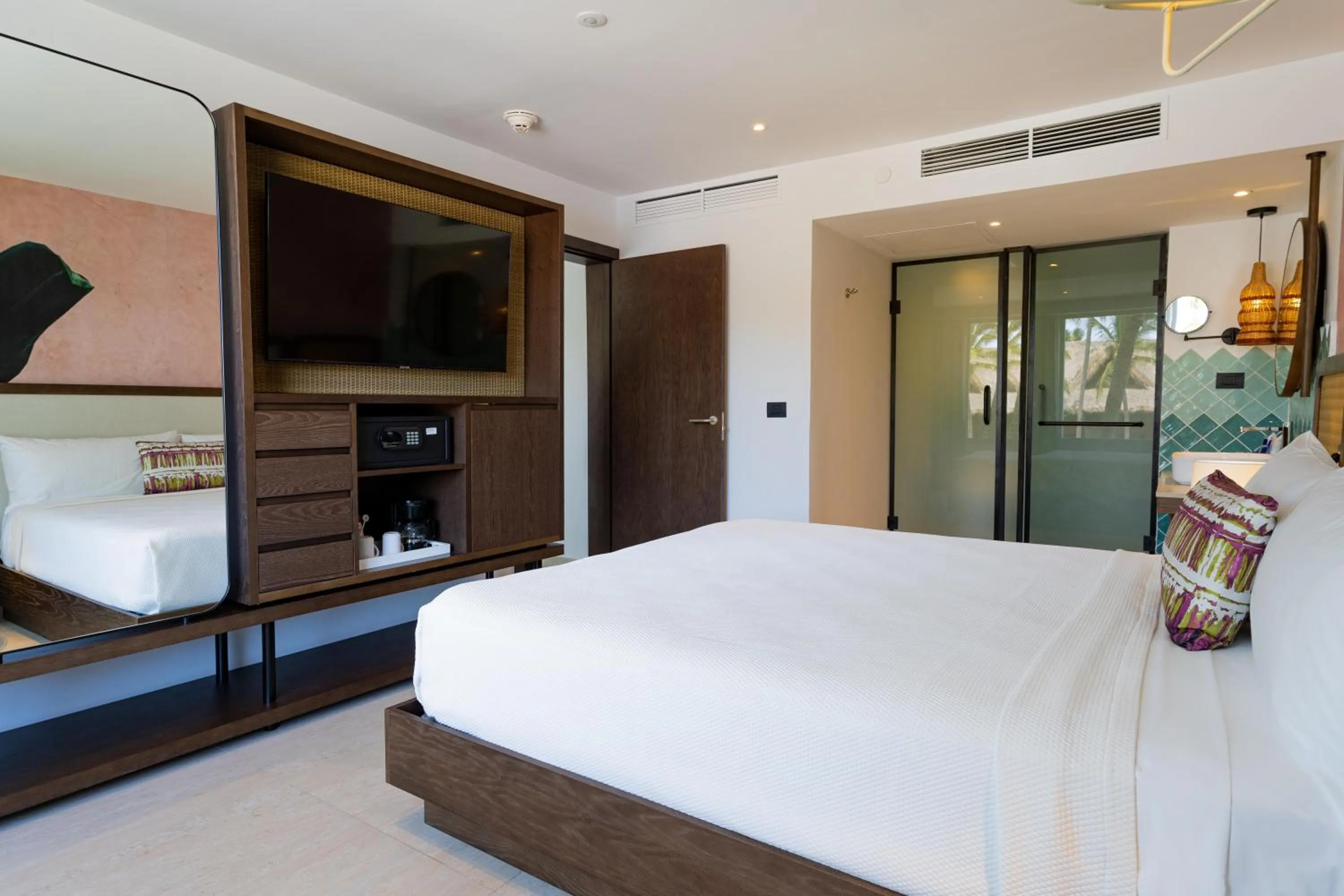 Photo of the whole room, Bed in Tropical Deluxe Princess - All Inclusive