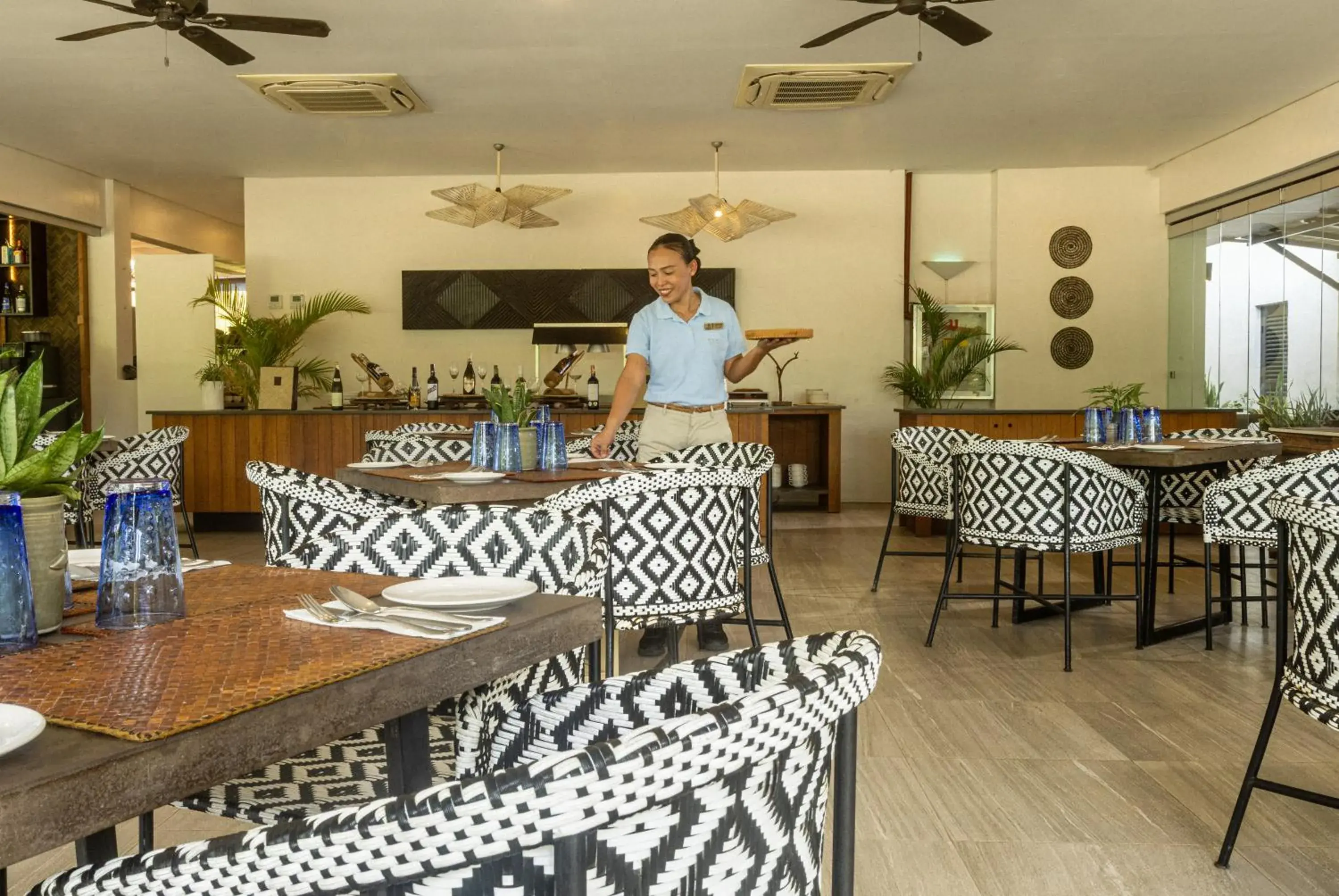 Restaurant/places to eat in Huni Lio Restaurant/places to eat in Huni Lio