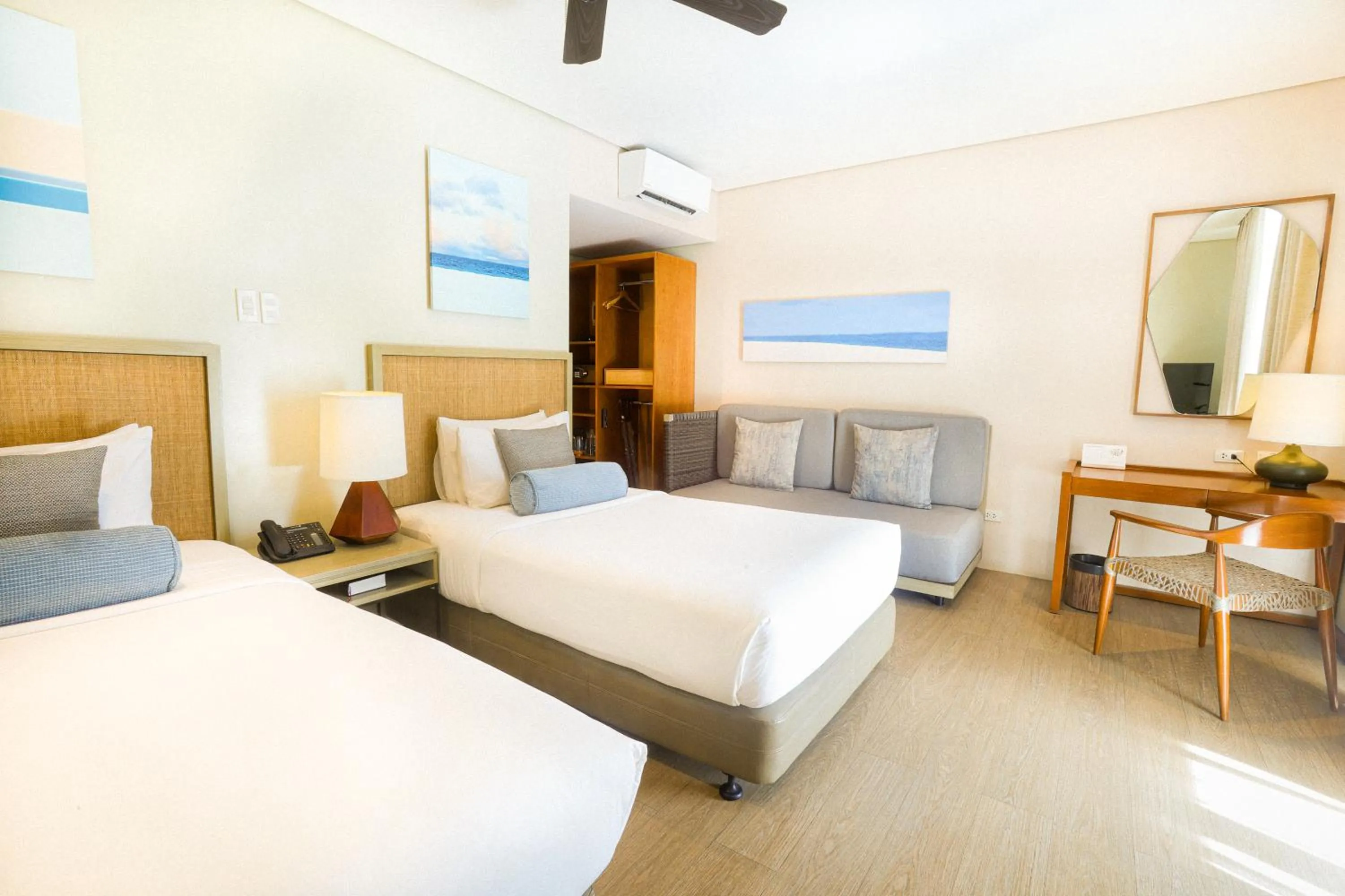 Bedroom, Bed in Huni Lio