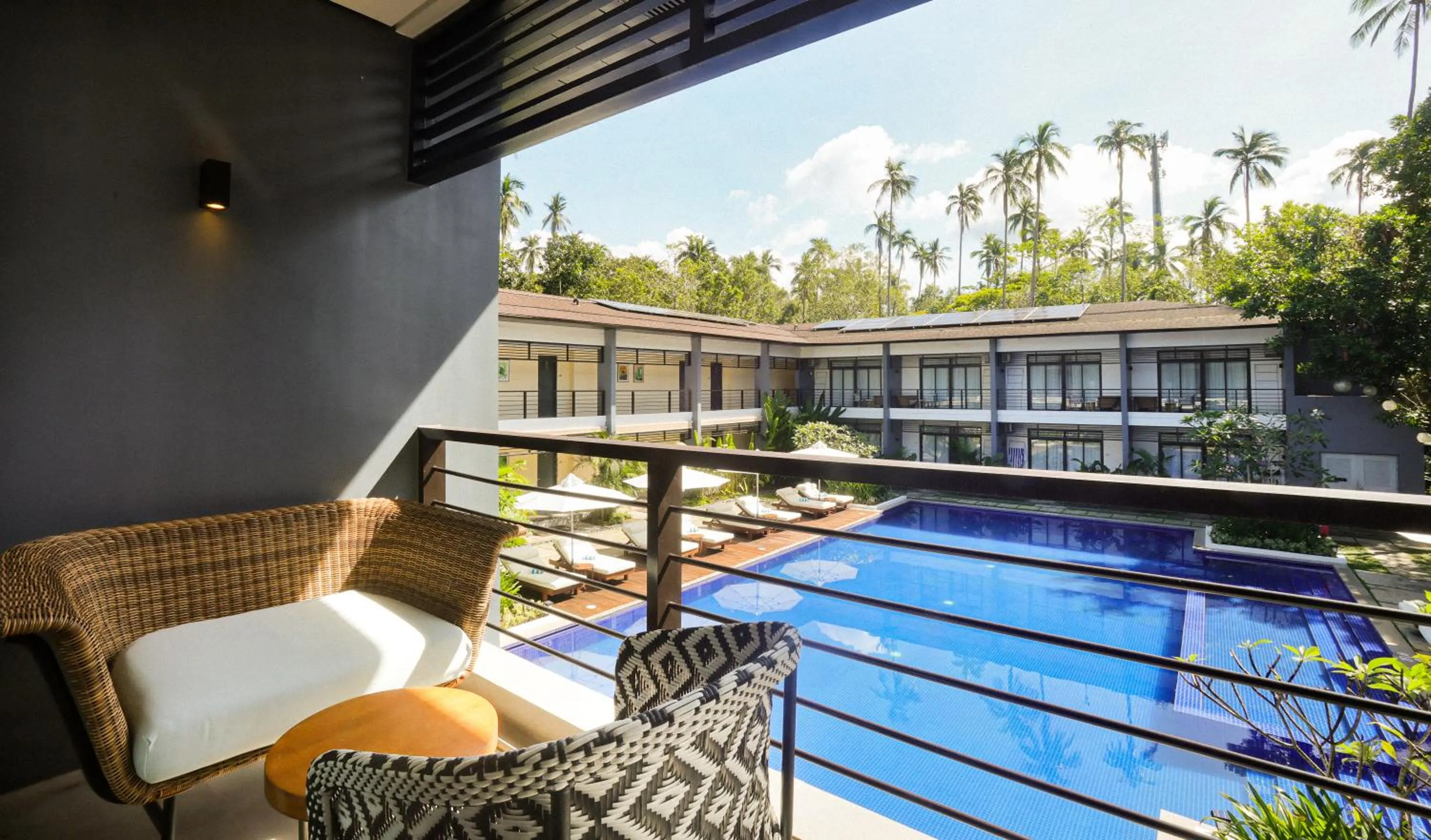 Pool view in Huni Lio