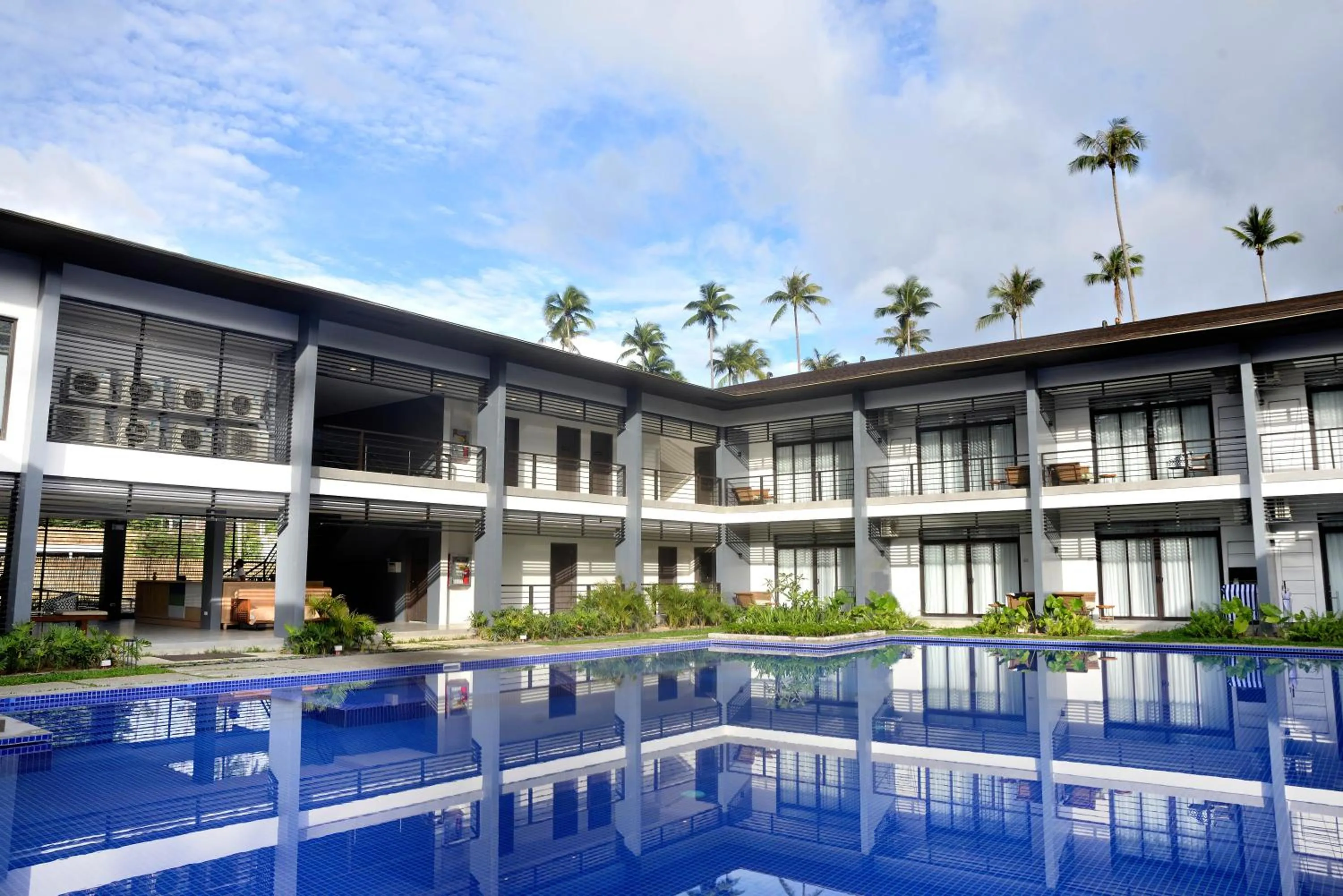 Swimming pool in Huni Lio