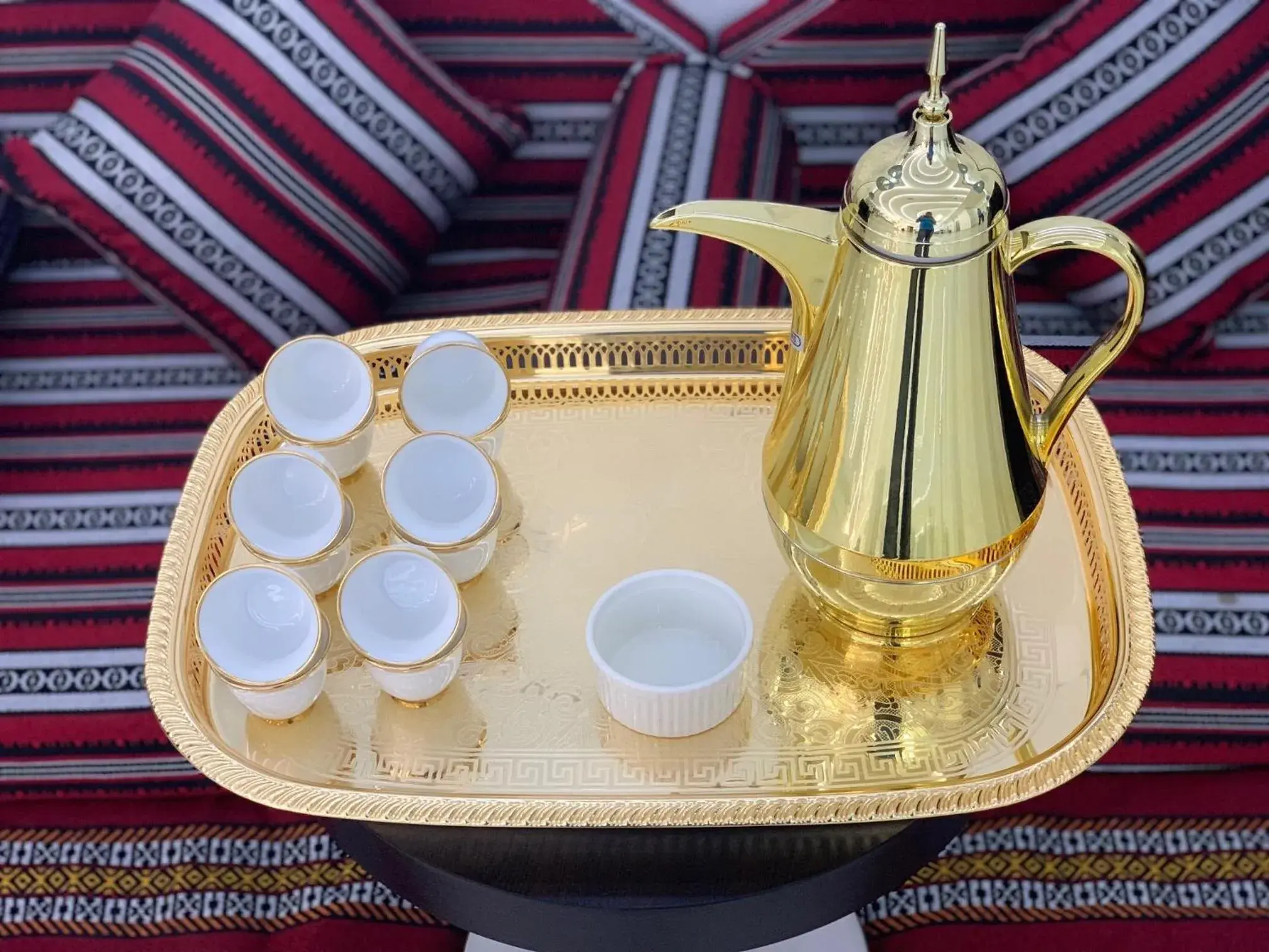 Restaurant/places to eat in City Avenue Hotel Restaurant/places to eat in City Avenue Hotel