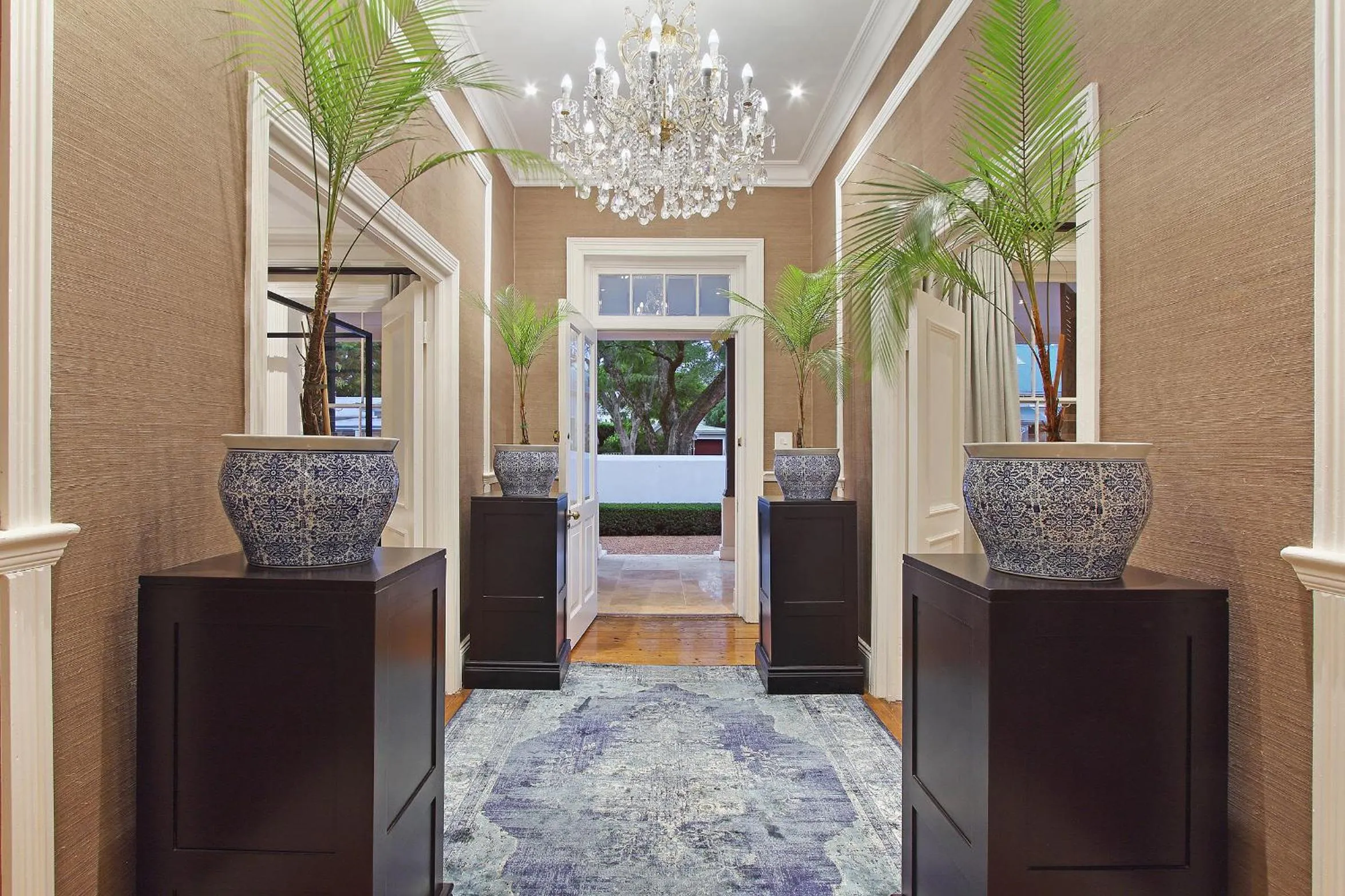 Facade/entrance in Stellenbosch Manor