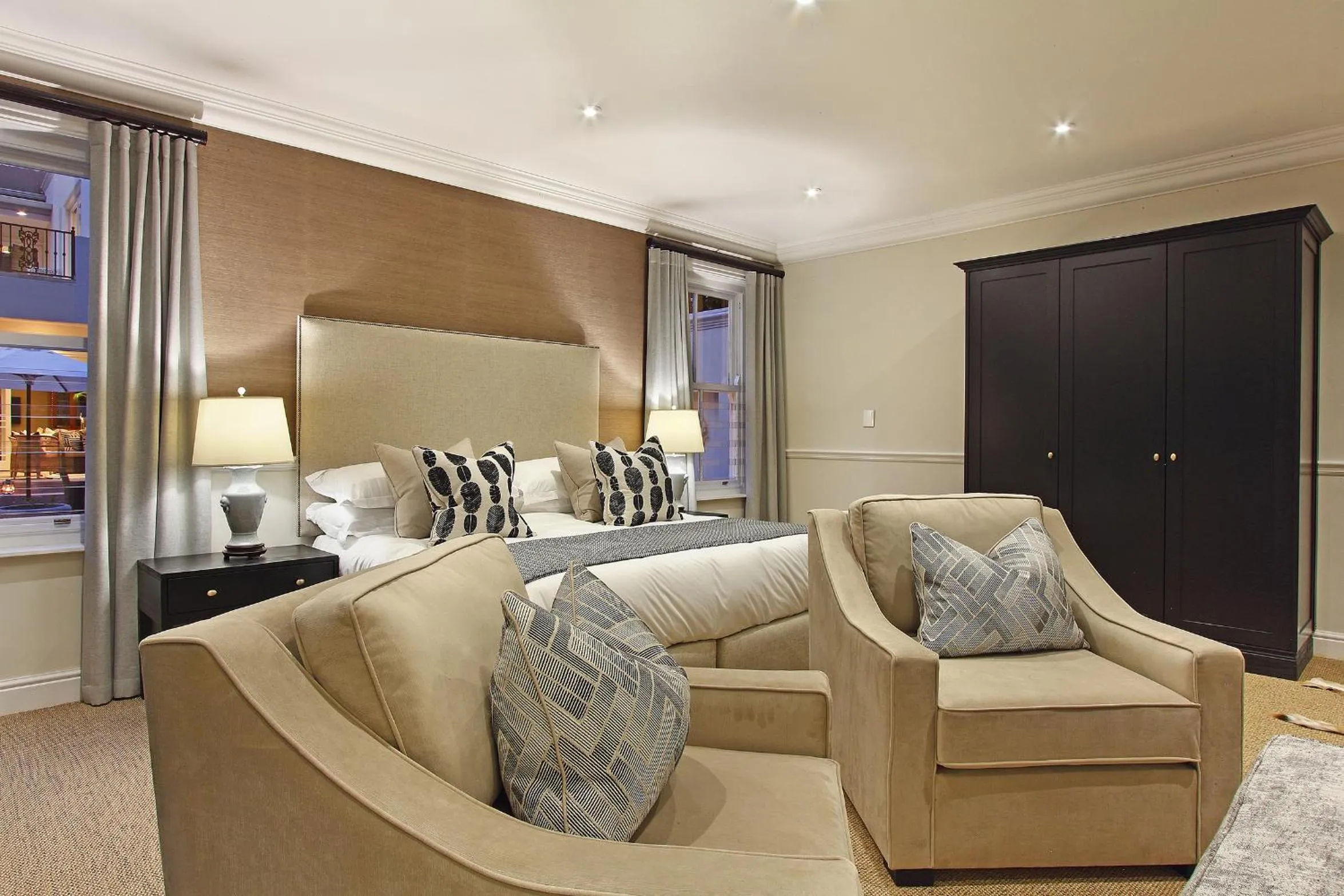 Photo of the whole room in Stellenbosch Manor