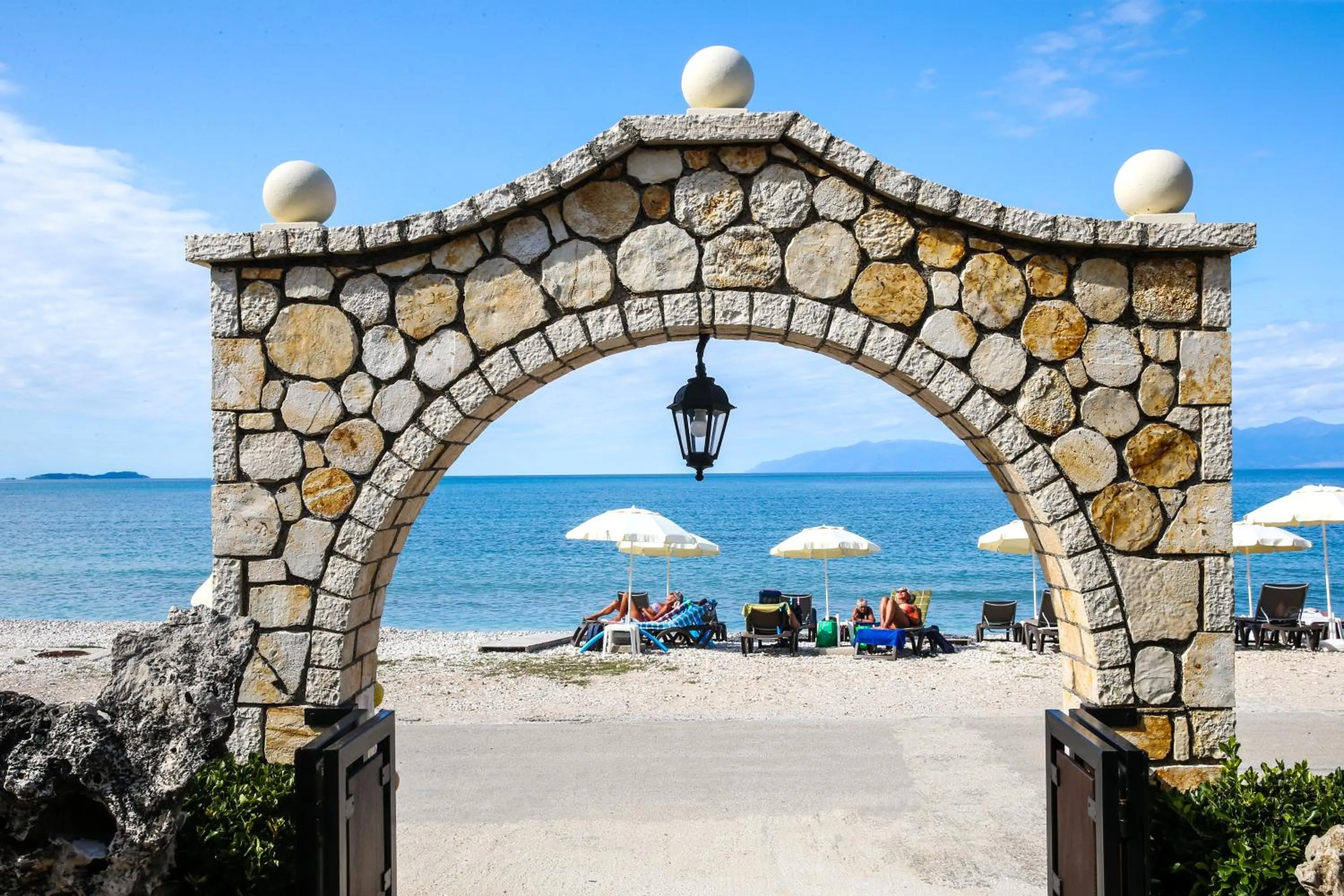 Restaurant/places to eat in Navigator Villas - Houses