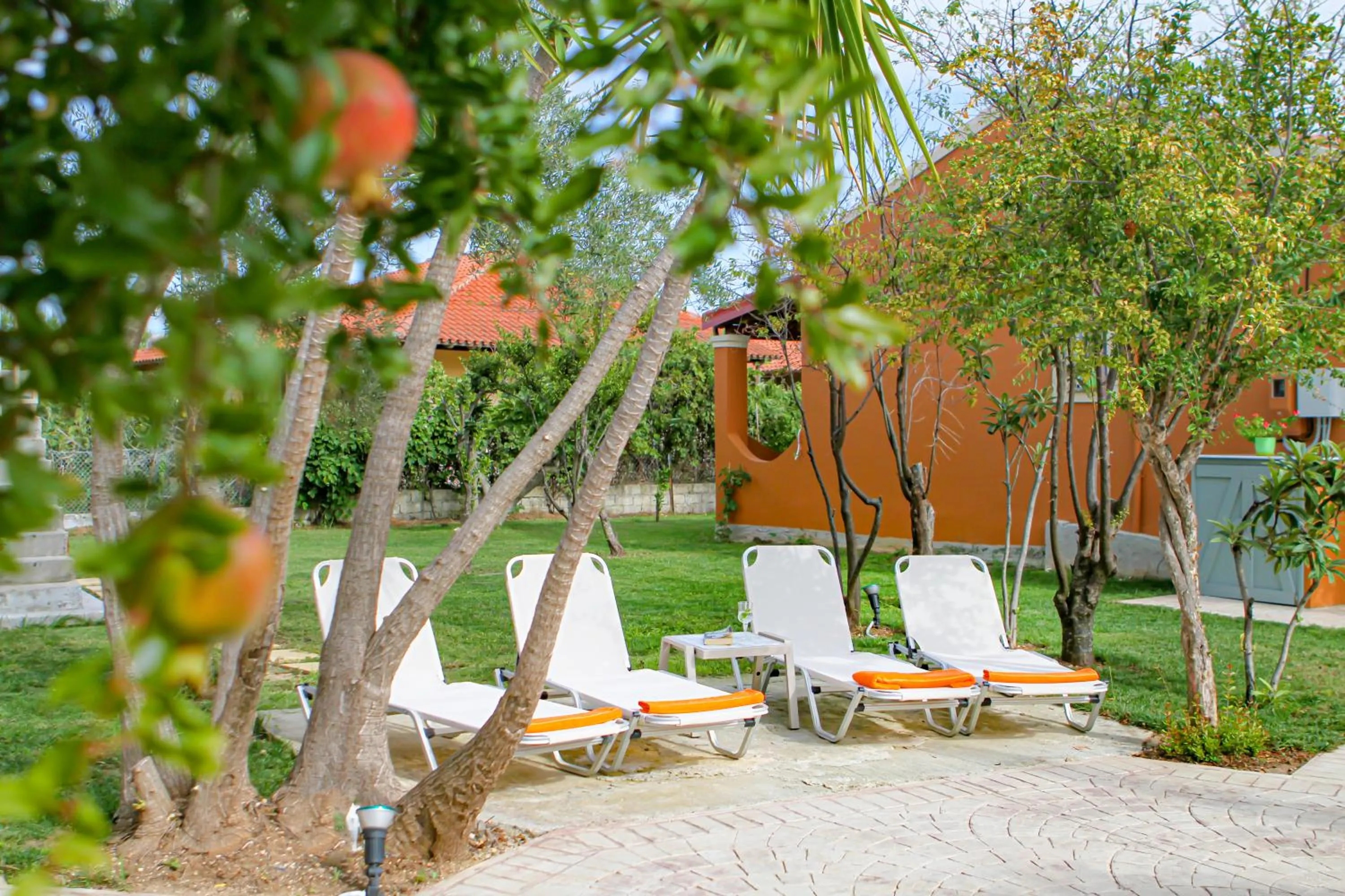Patio in Navigator Villas - Houses