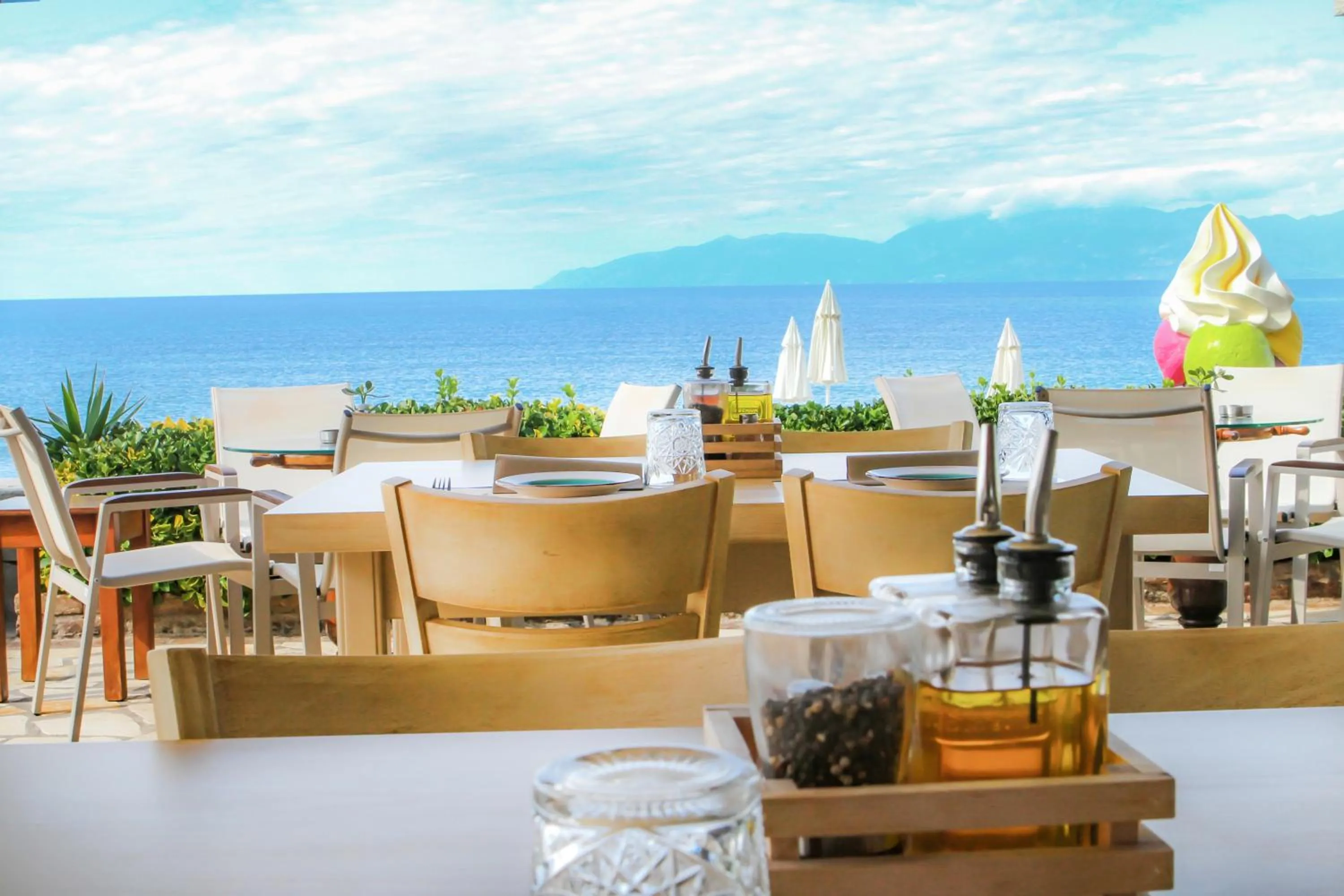 Restaurant/places to eat in Navigator Villas - Houses