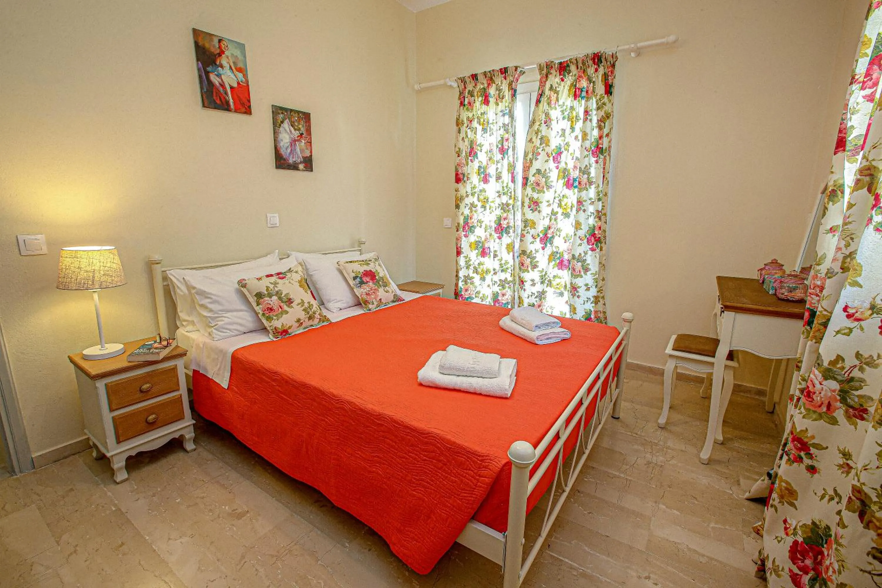 Bedroom, Bed in Navigator Villas - Houses