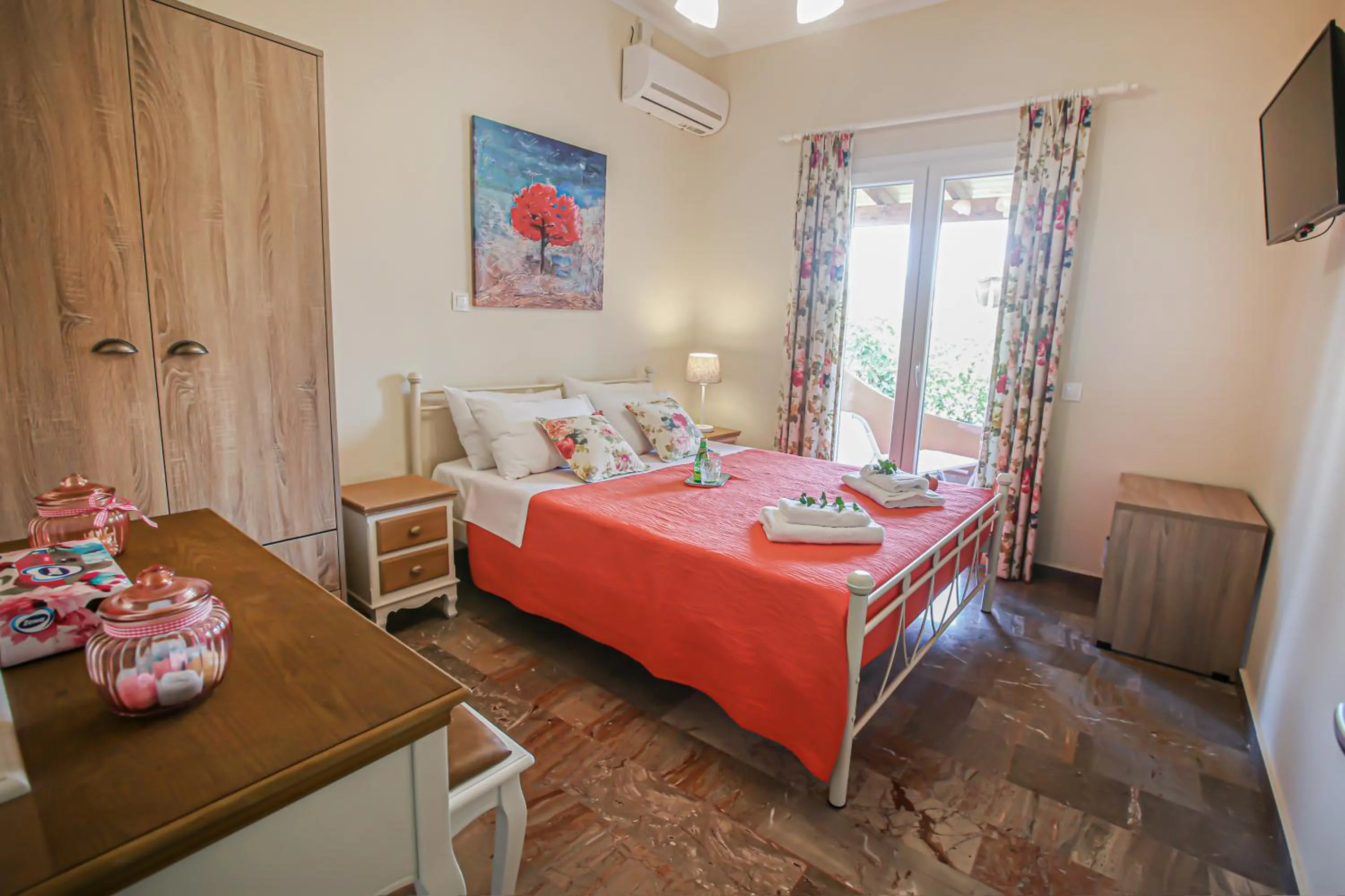 Bedroom, Bed in Navigator Villas - Houses