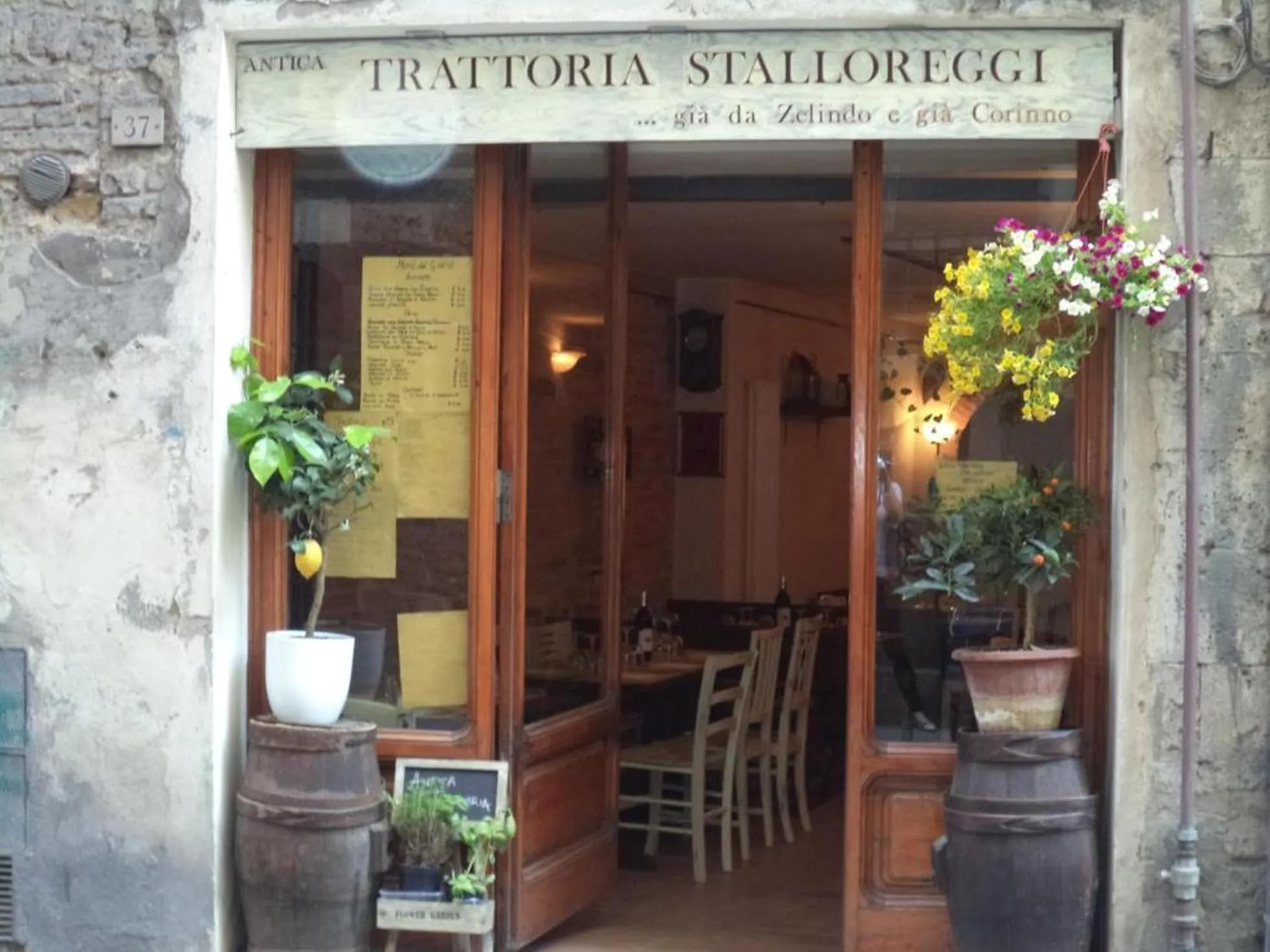 Restaurant/places to eat in Regis Condo