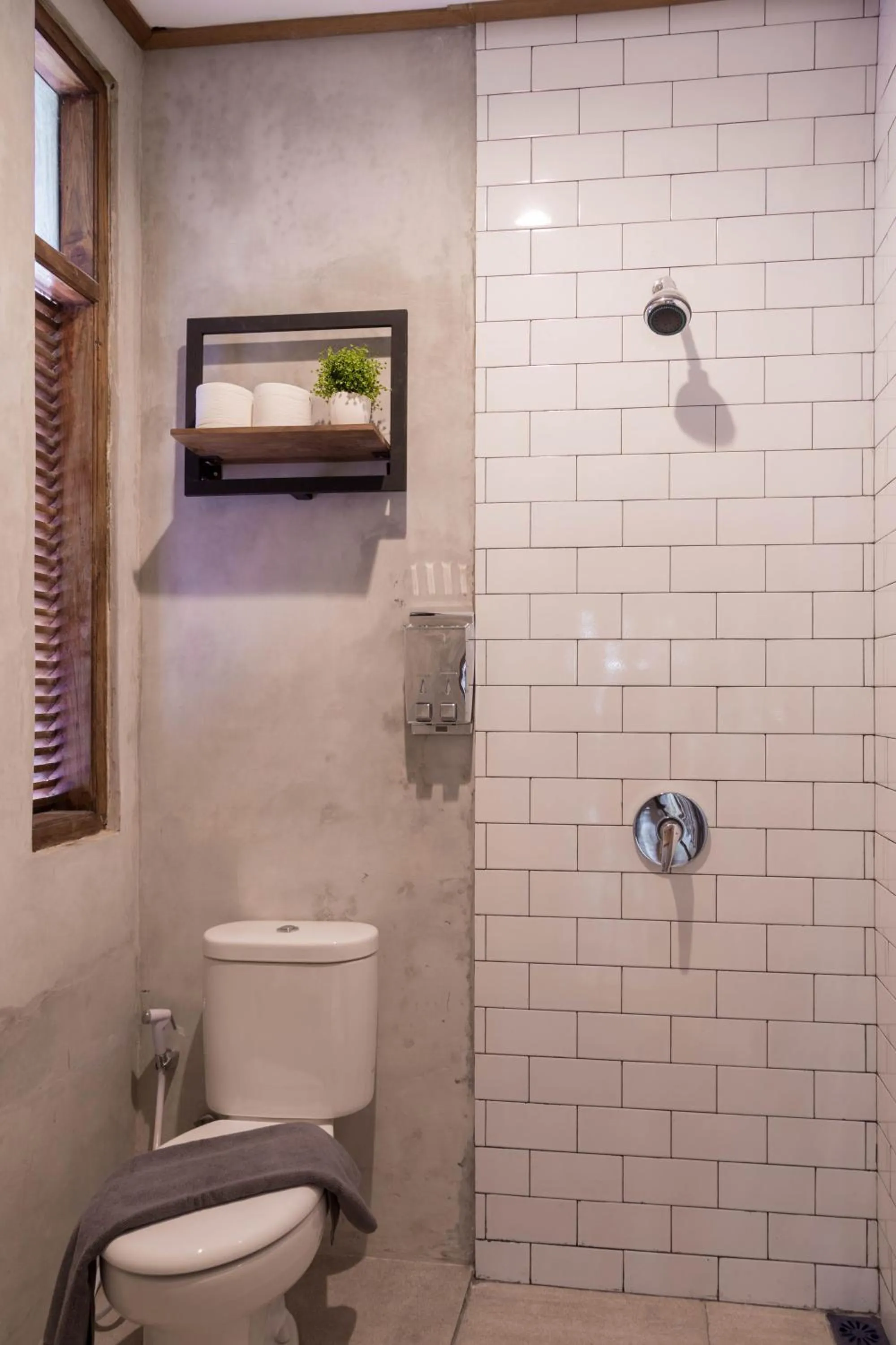 Shower in Interconnection Hostel