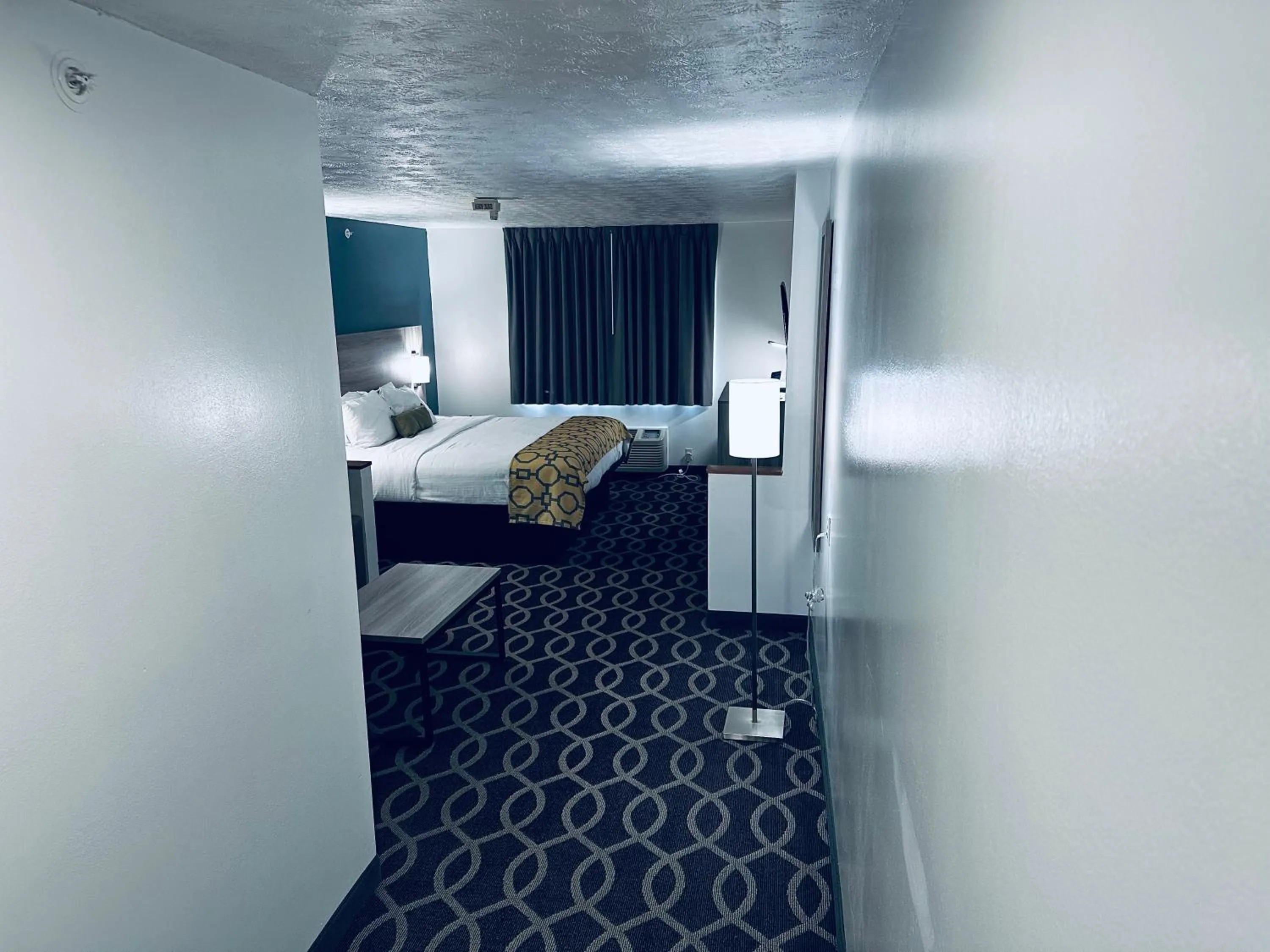 Bedroom, Bed in Baymont by Wyndham Piqua