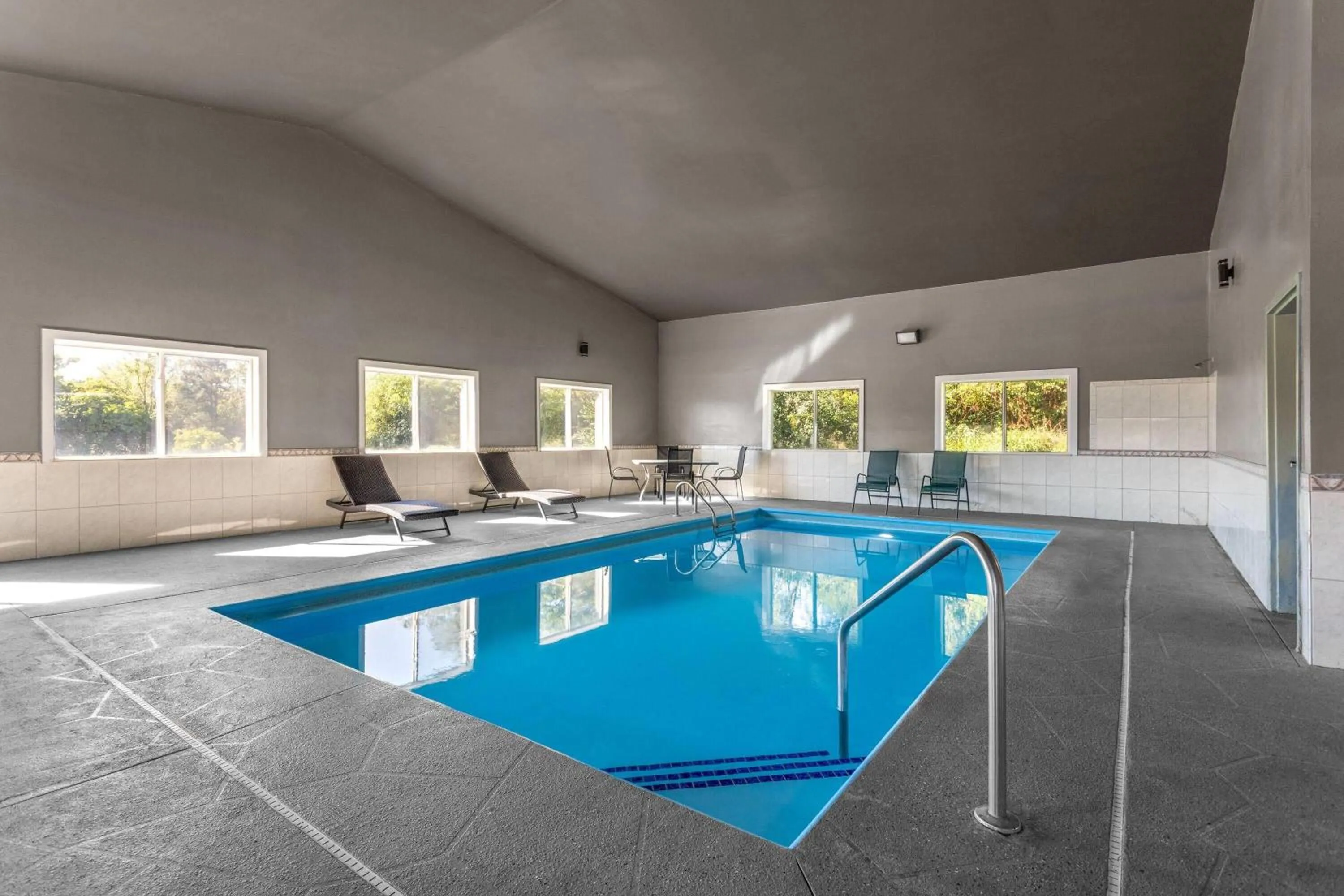 Swimming pool in Baymont by Wyndham Piqua