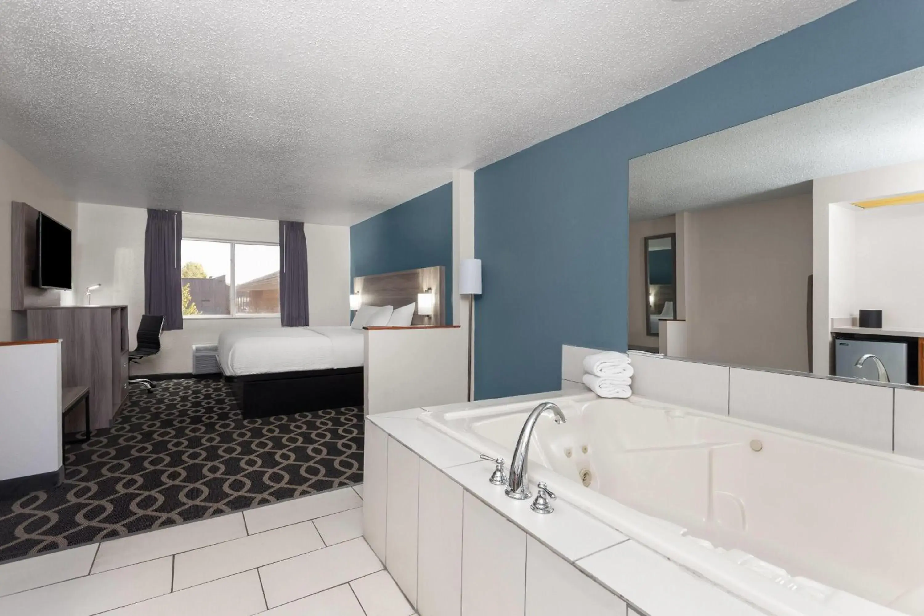 Deluxe King Studio Suite - Non-Smoking in Baymont by Wyndham Piqua Deluxe King Studio Suite - Non-Smoking in Baymont by Wyndham Piqua