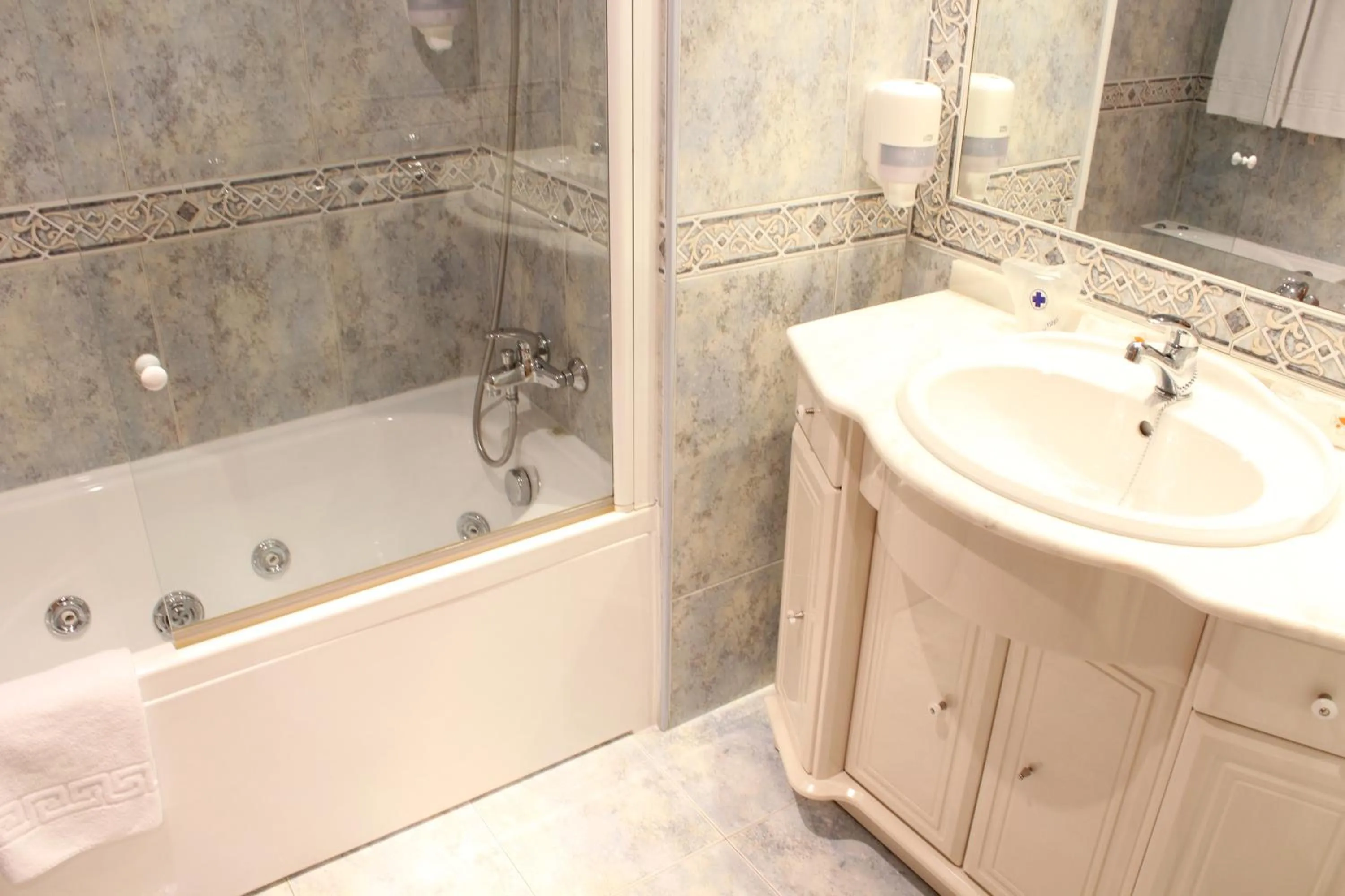 Bathroom in Hotel Playa Compostela