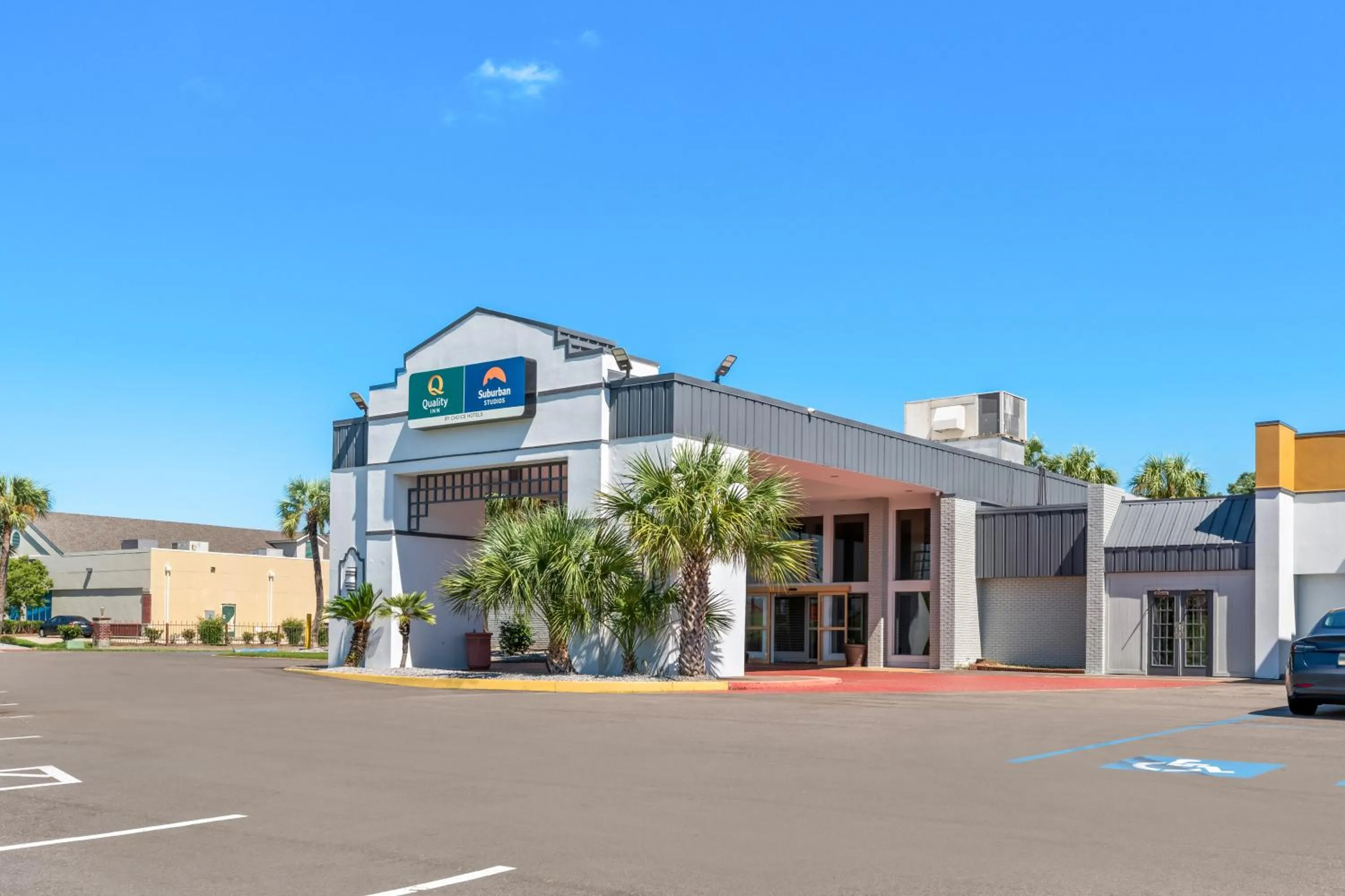 Property building in Quality Inn Slidell I-10