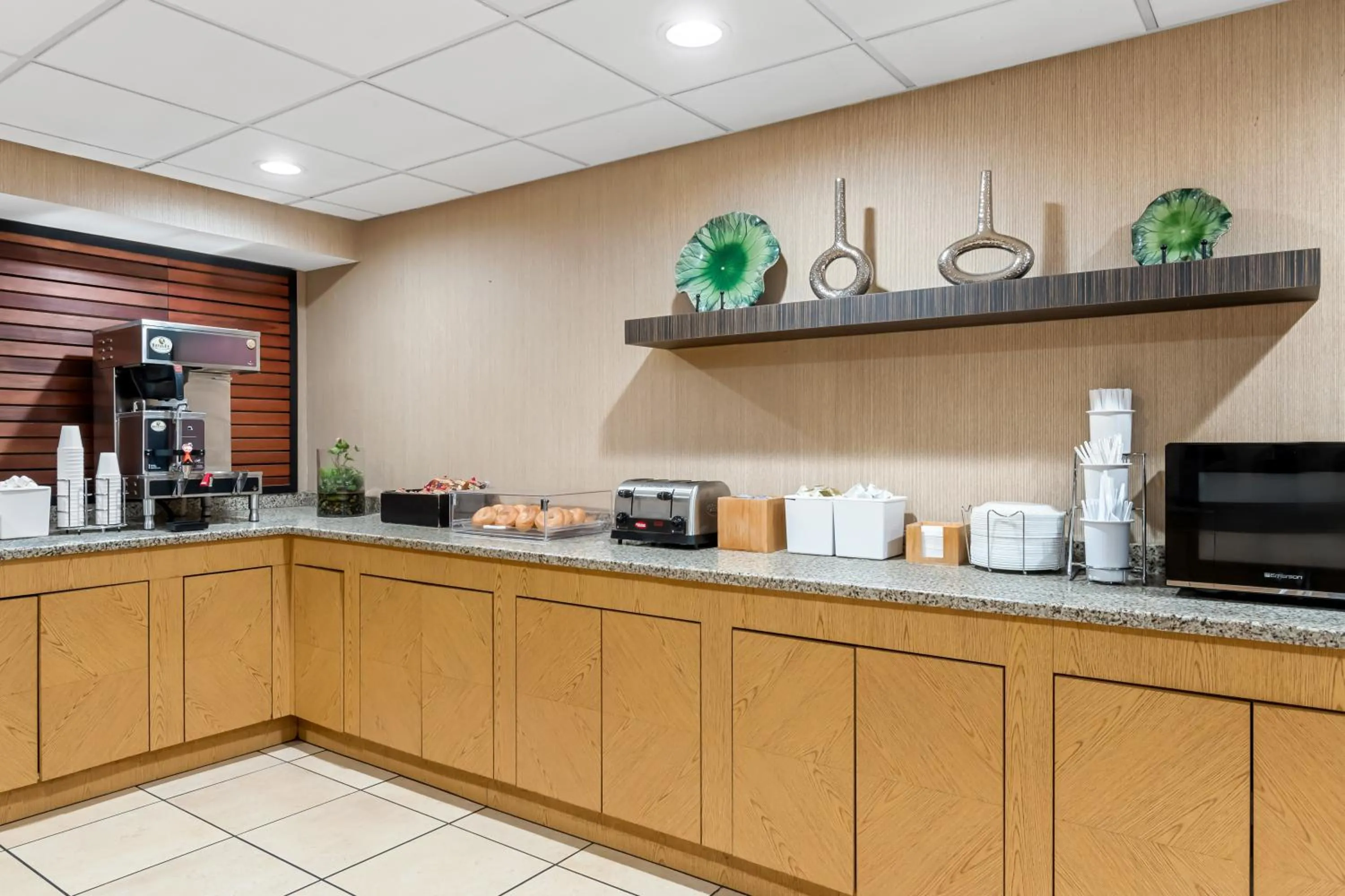 Coffee/tea facilities in Quality Inn Slidell I-10